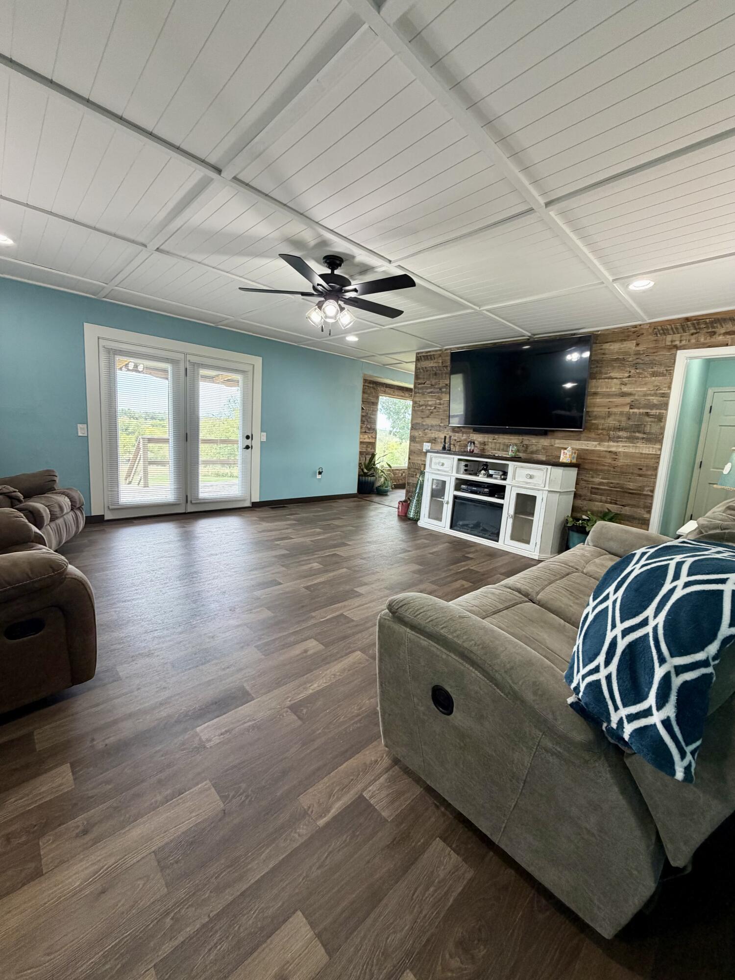 359 County Road 262 Property Photo 5