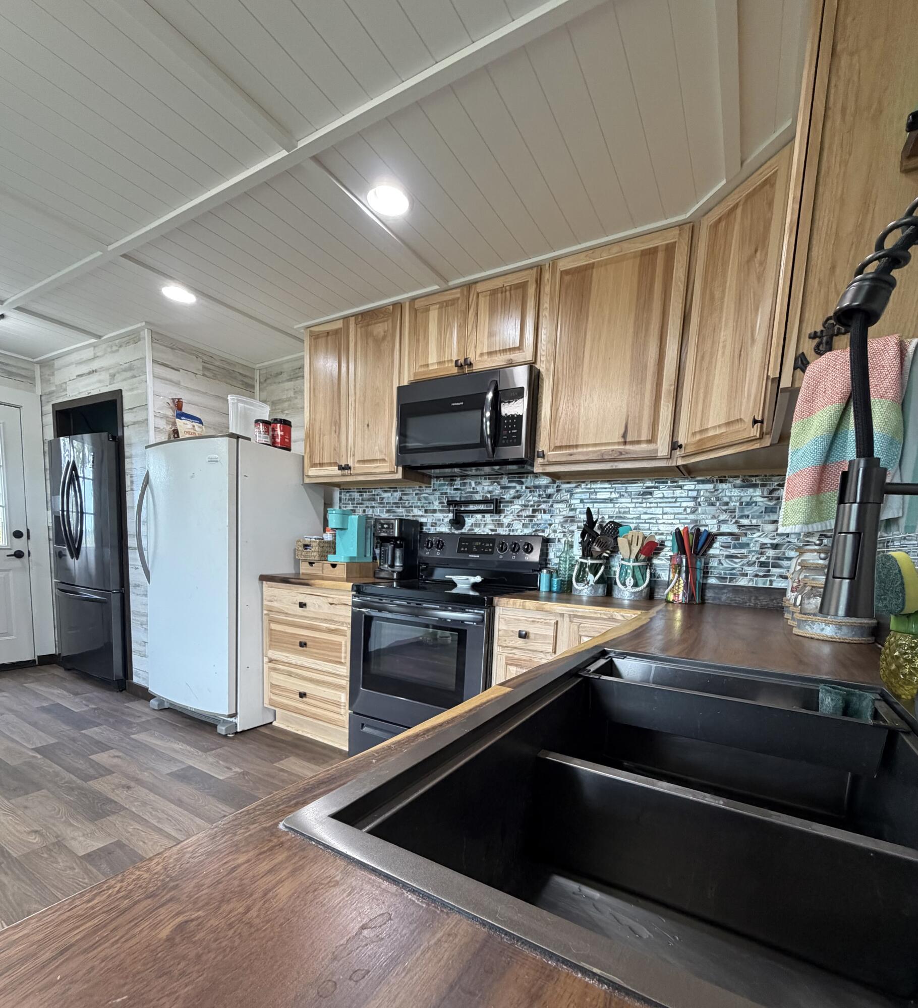 359 County Road 262 Property Photo 15
