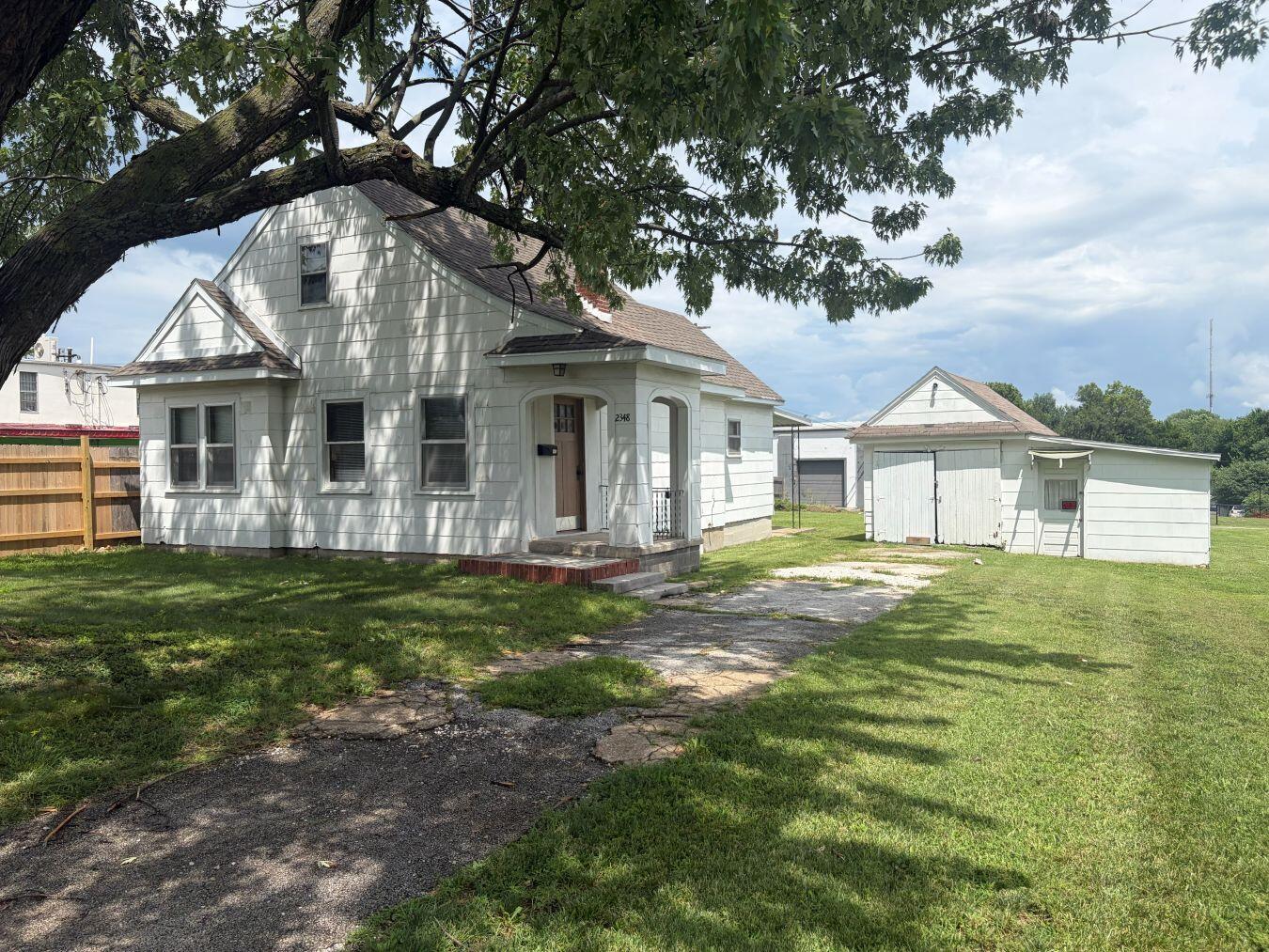 2348 North Campbell Avenue Property Photo 1