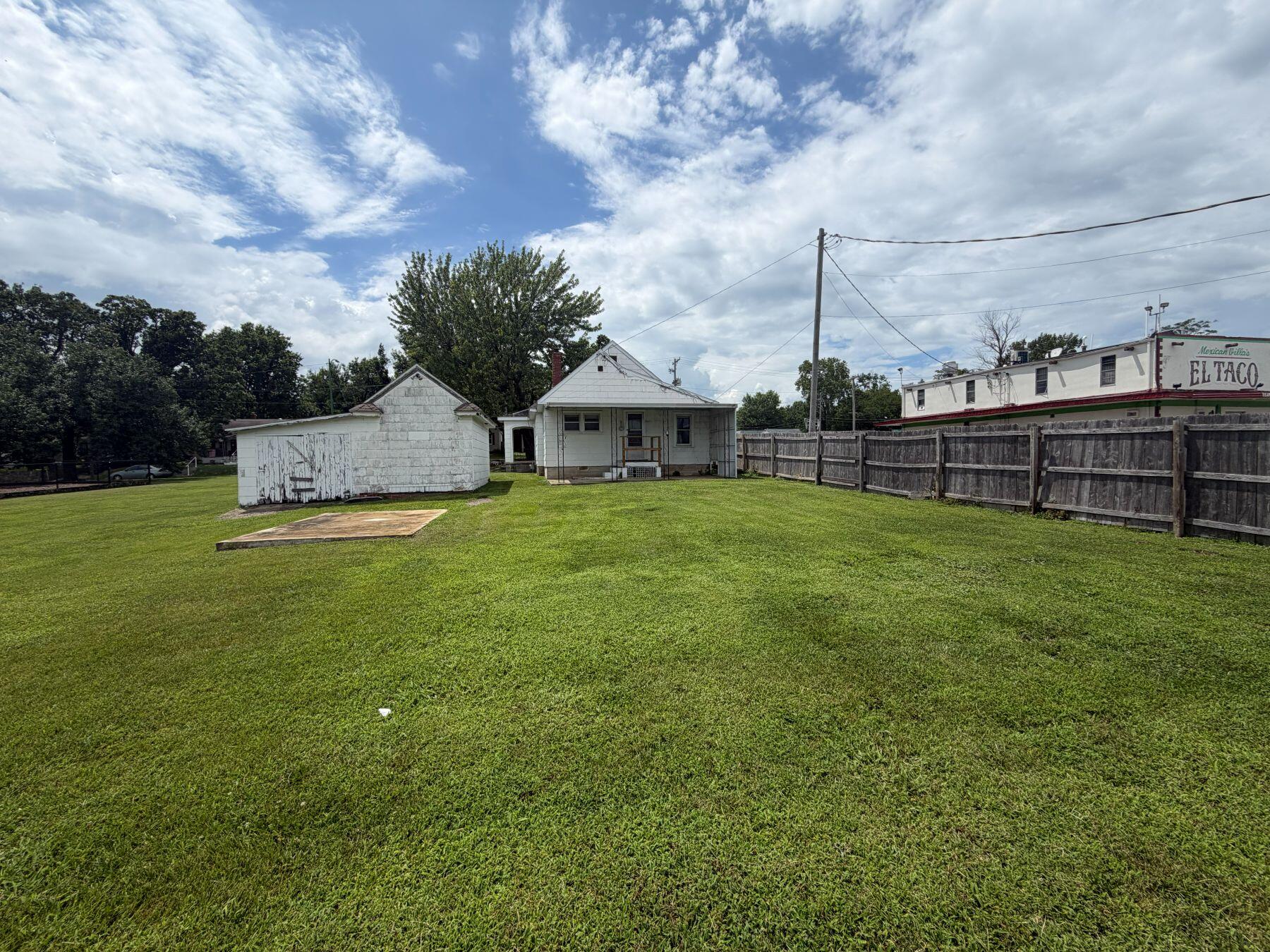 2348 North Campbell Avenue Property Photo 2