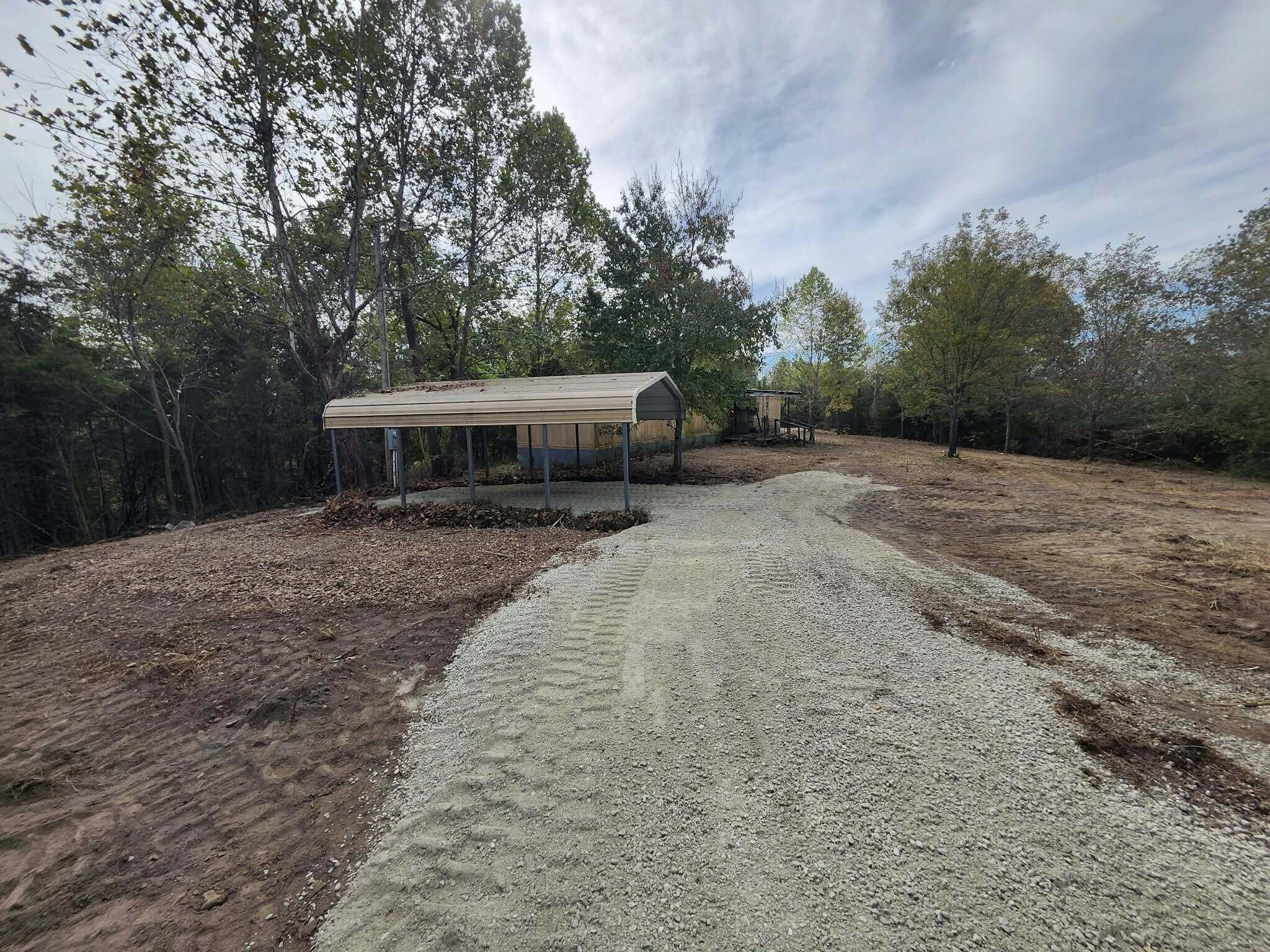 16490 Lebanon Road Road Property Photo 2