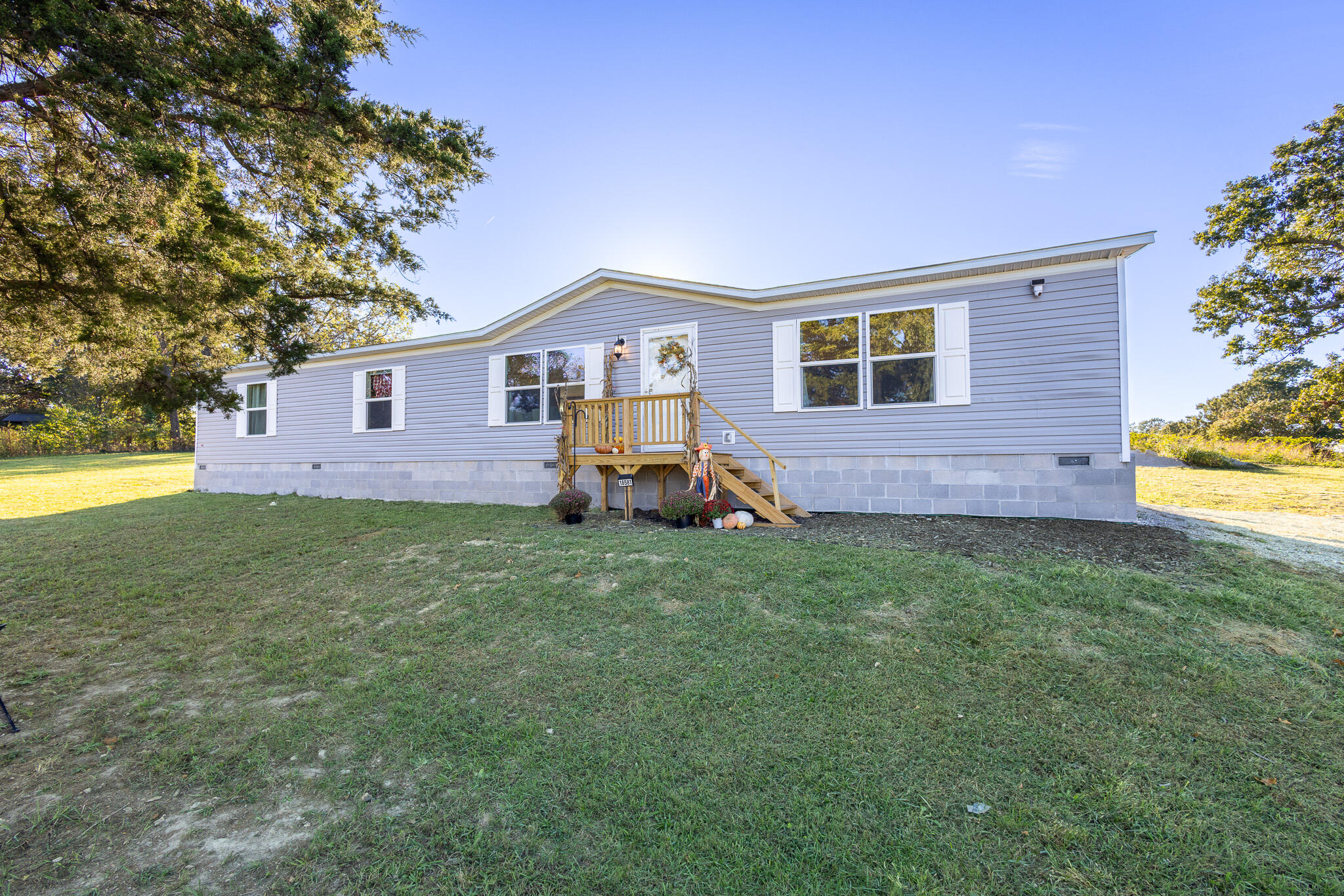 18581 Farm Road 1110 Property Photo 1