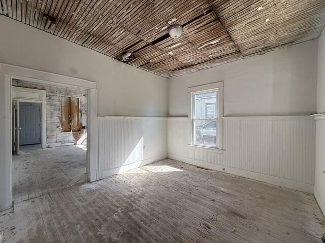 2038 North Franklin Avenue Property Photo 6