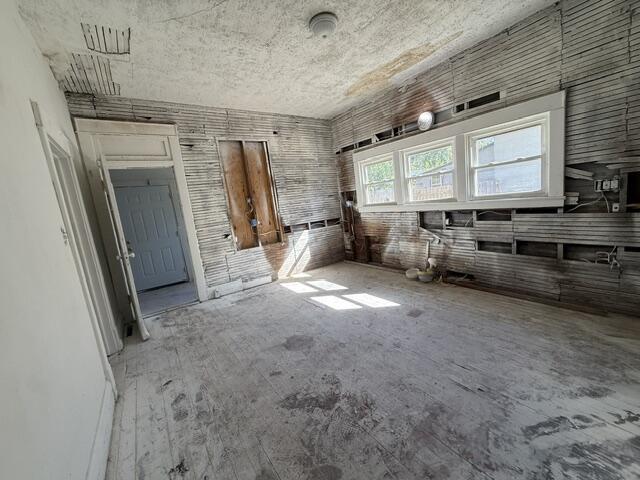 2038 North Franklin Avenue Property Photo 9