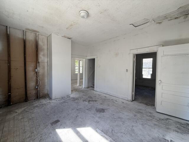 2038 North Franklin Avenue Property Photo 11