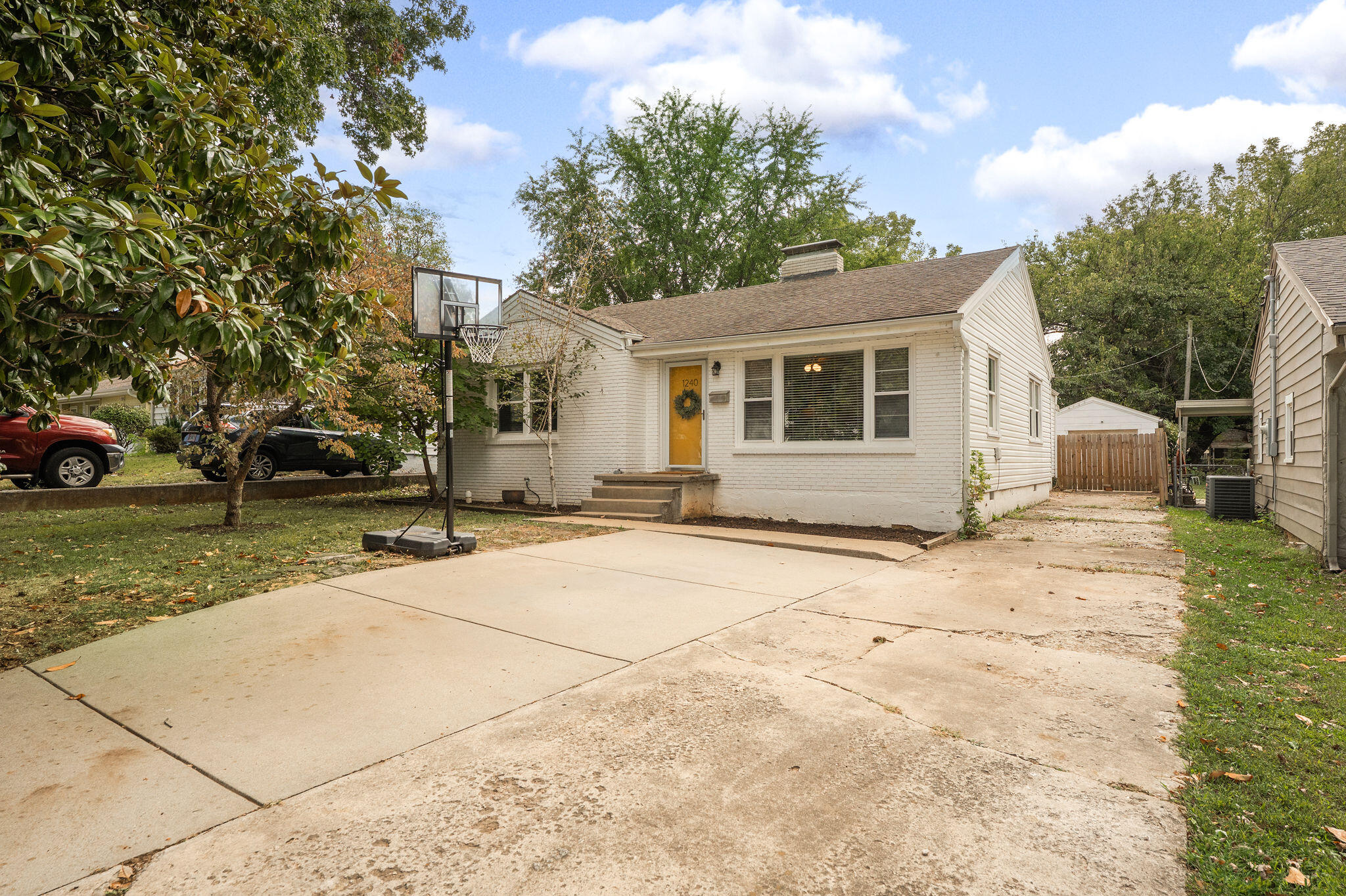 1240 East Portland Street Property Photo 2
