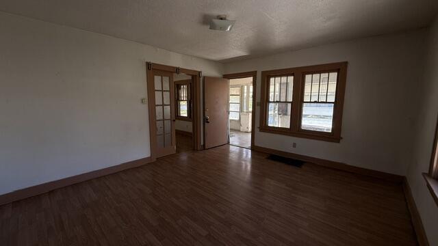 2009 West College Street Property Photo 4