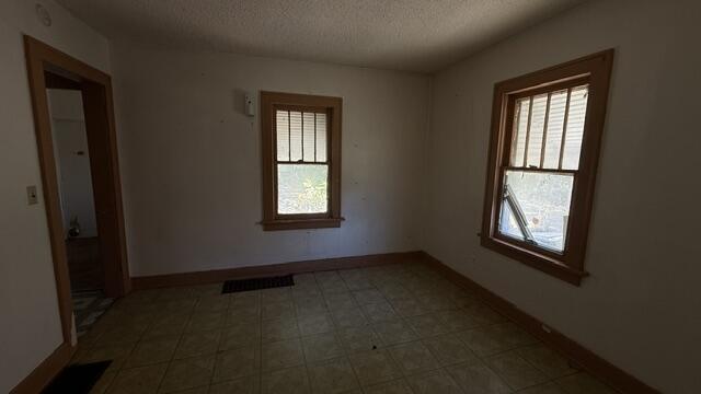 2009 West College Street Property Photo 9