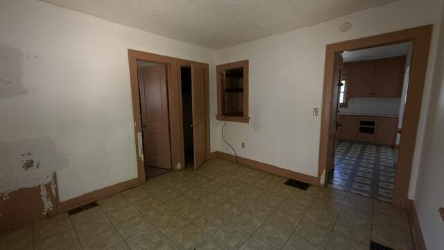 2009 West College Street Property Photo 10