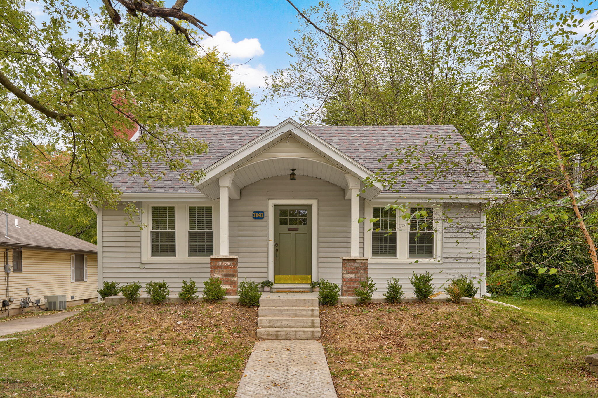 1141 East Meadowmere Street Property Photo 1
