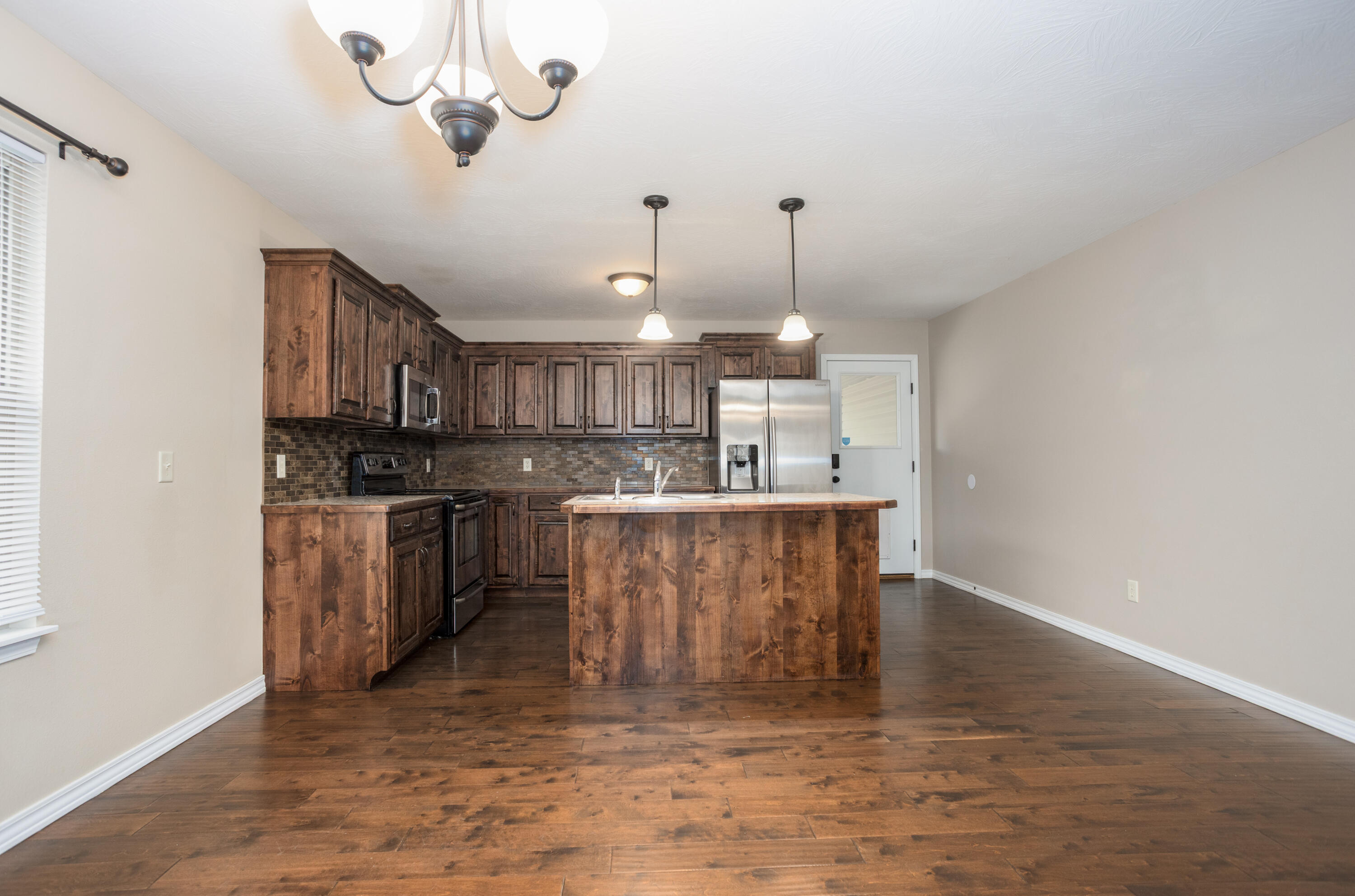 1298 South Venice Avenue Property Photo 7