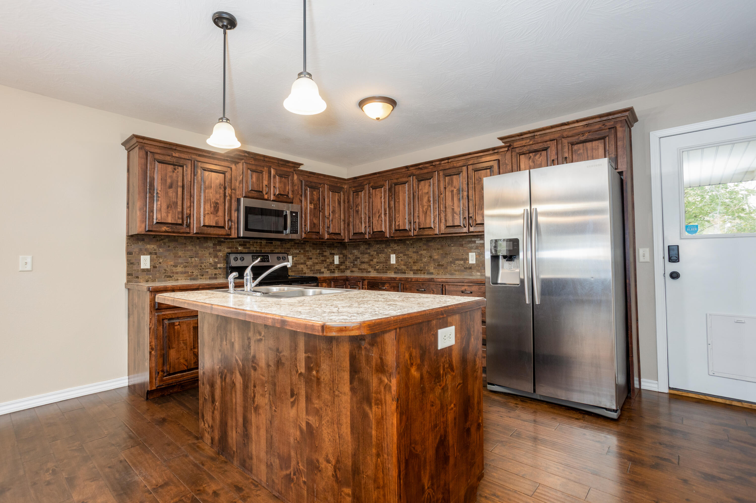 1298 South Venice Avenue Property Photo 8