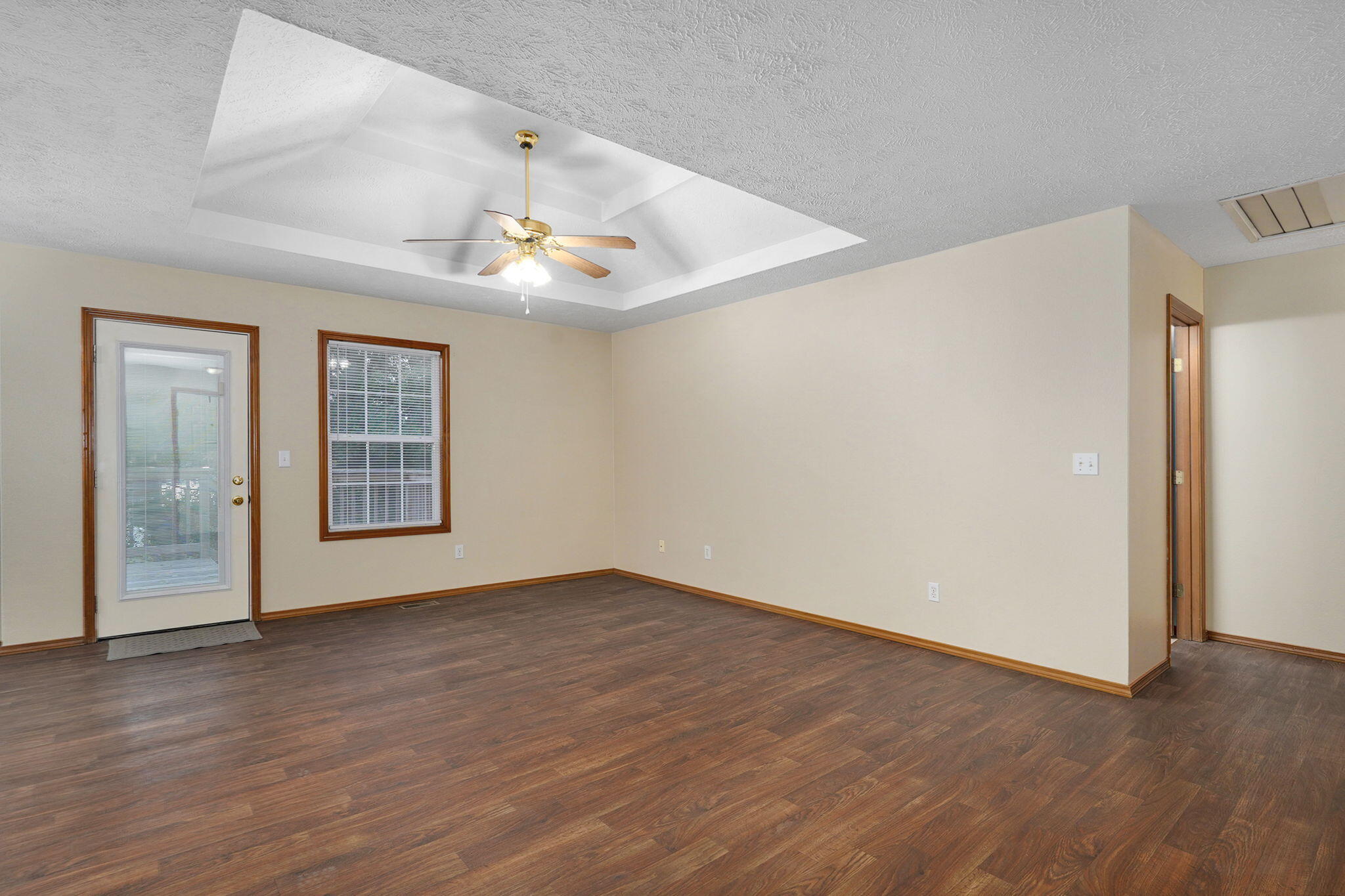 1103 East Lark Street Property Photo 5