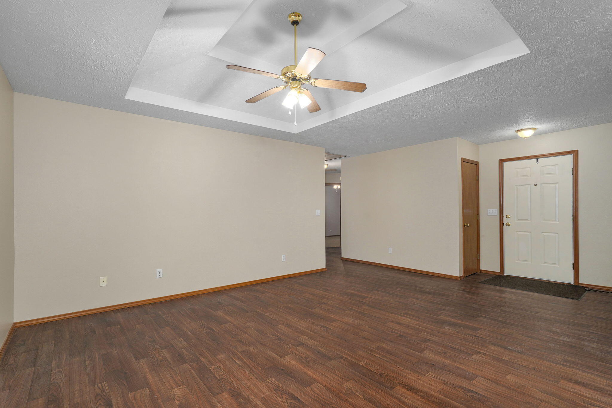 1103 East Lark Street Property Photo 6
