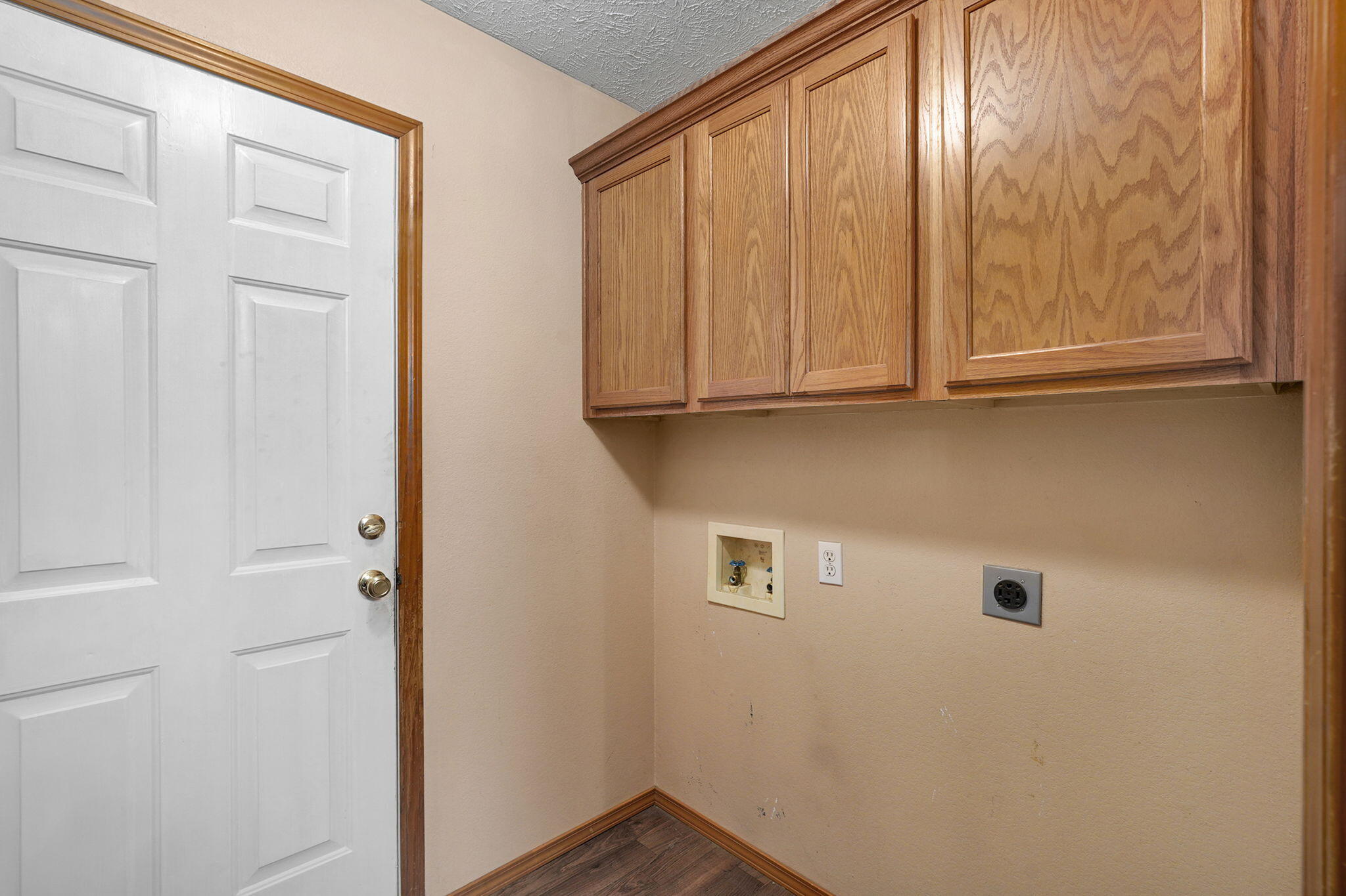 1103 East Lark Street Property Photo 13