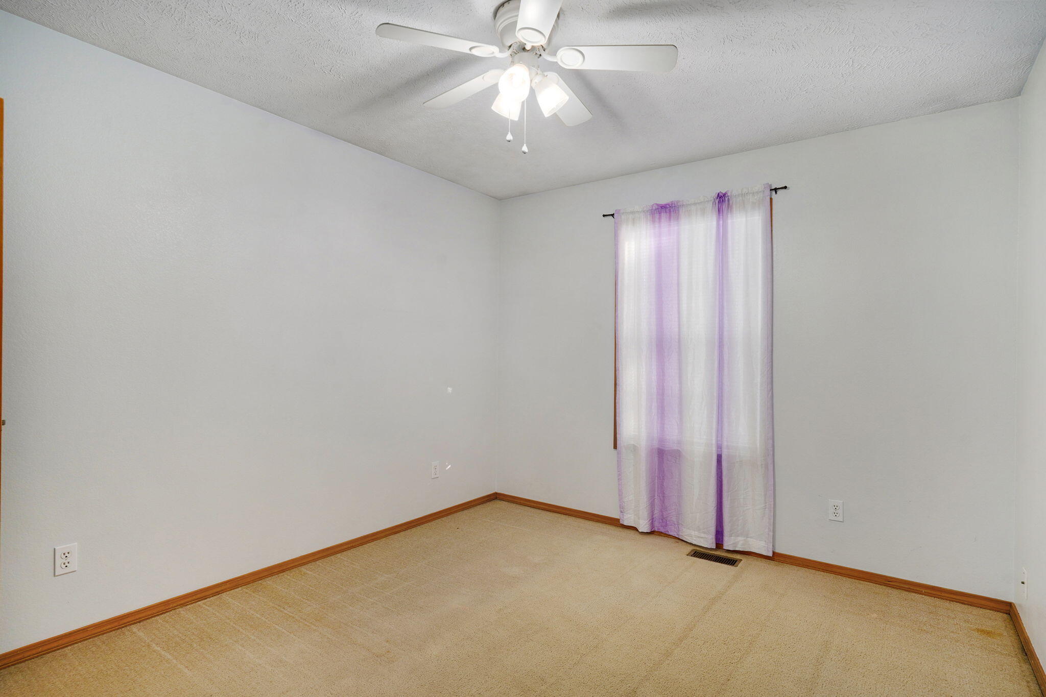 1103 East Lark Street Property Photo 22