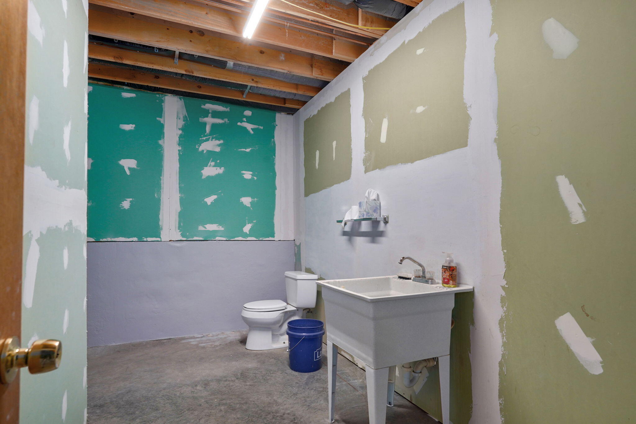 1103 East Lark Street Property Photo 30