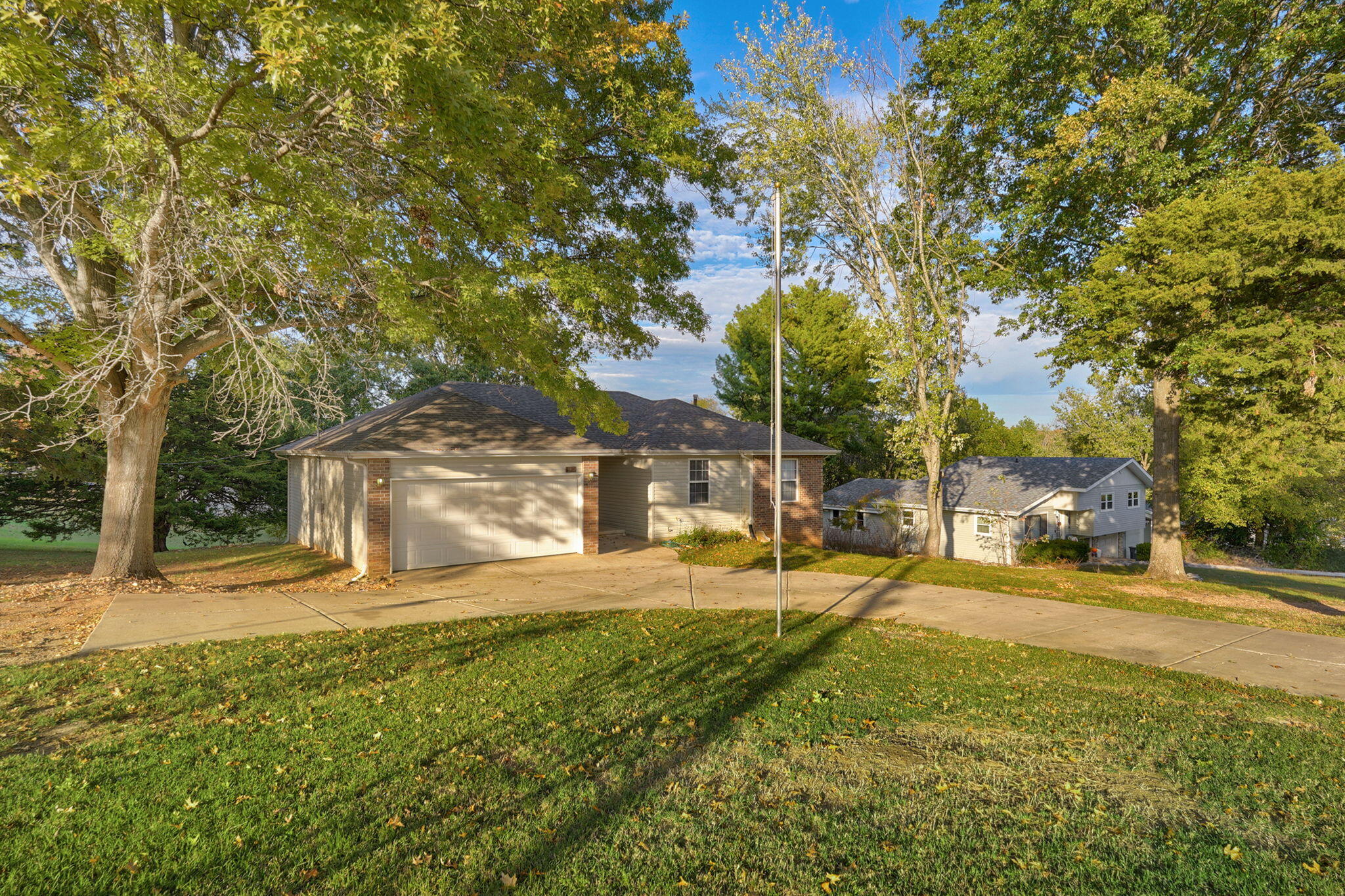 1103 East Lark Street Property Photo 37
