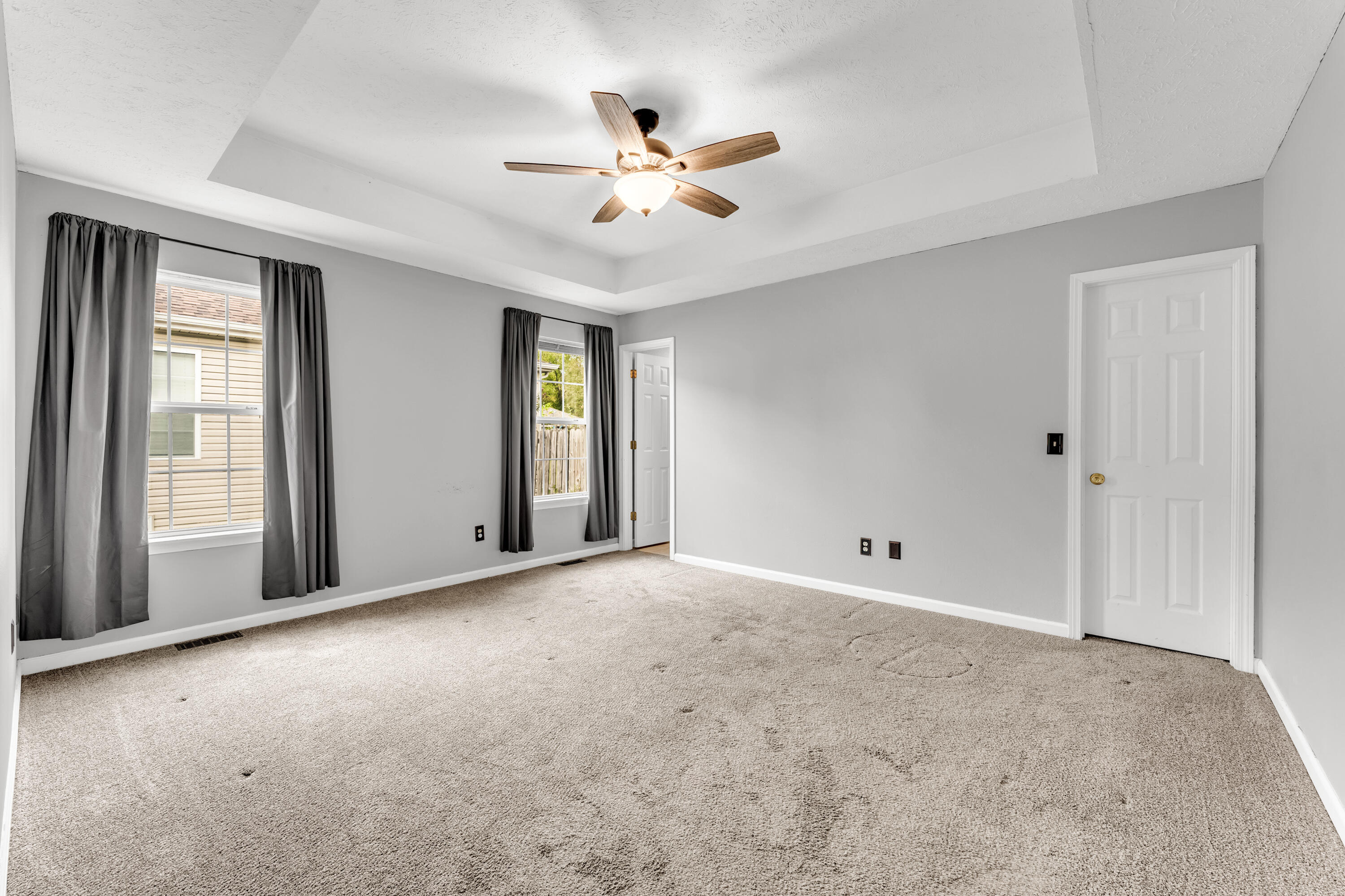 829 East Locust Street Property Photo 11