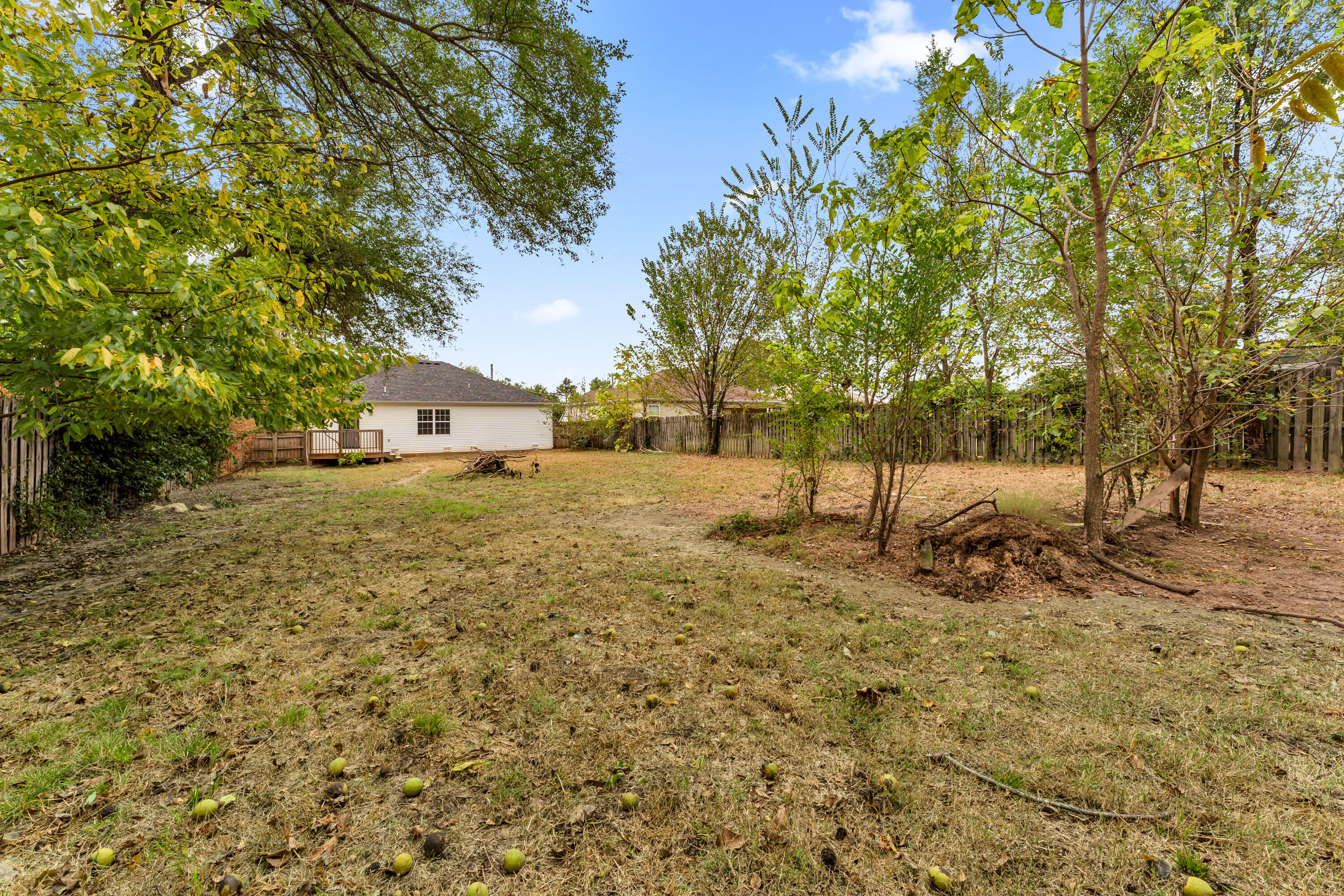 829 East Locust Street Property Photo 15