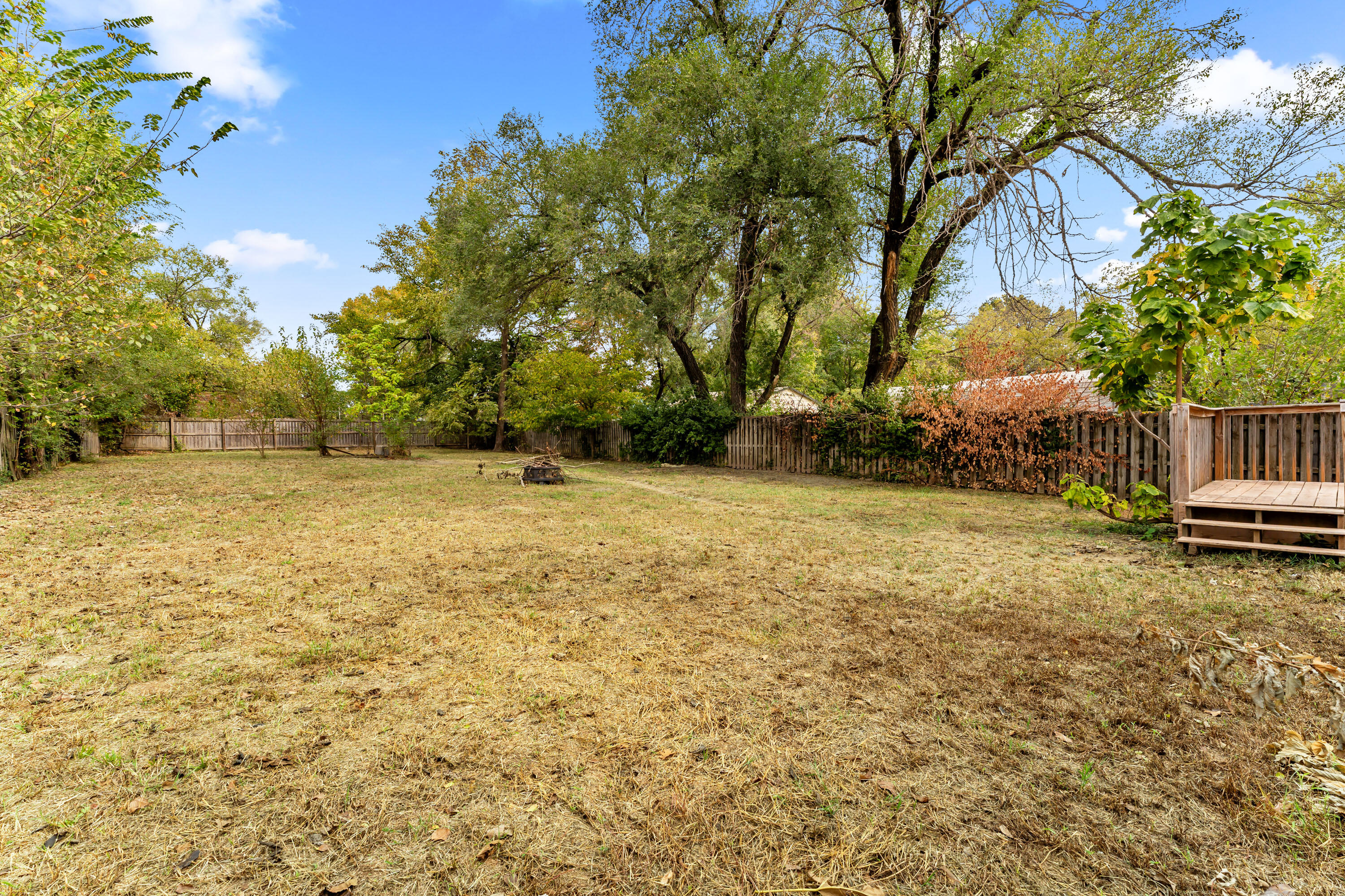 829 East Locust Street Property Photo 16