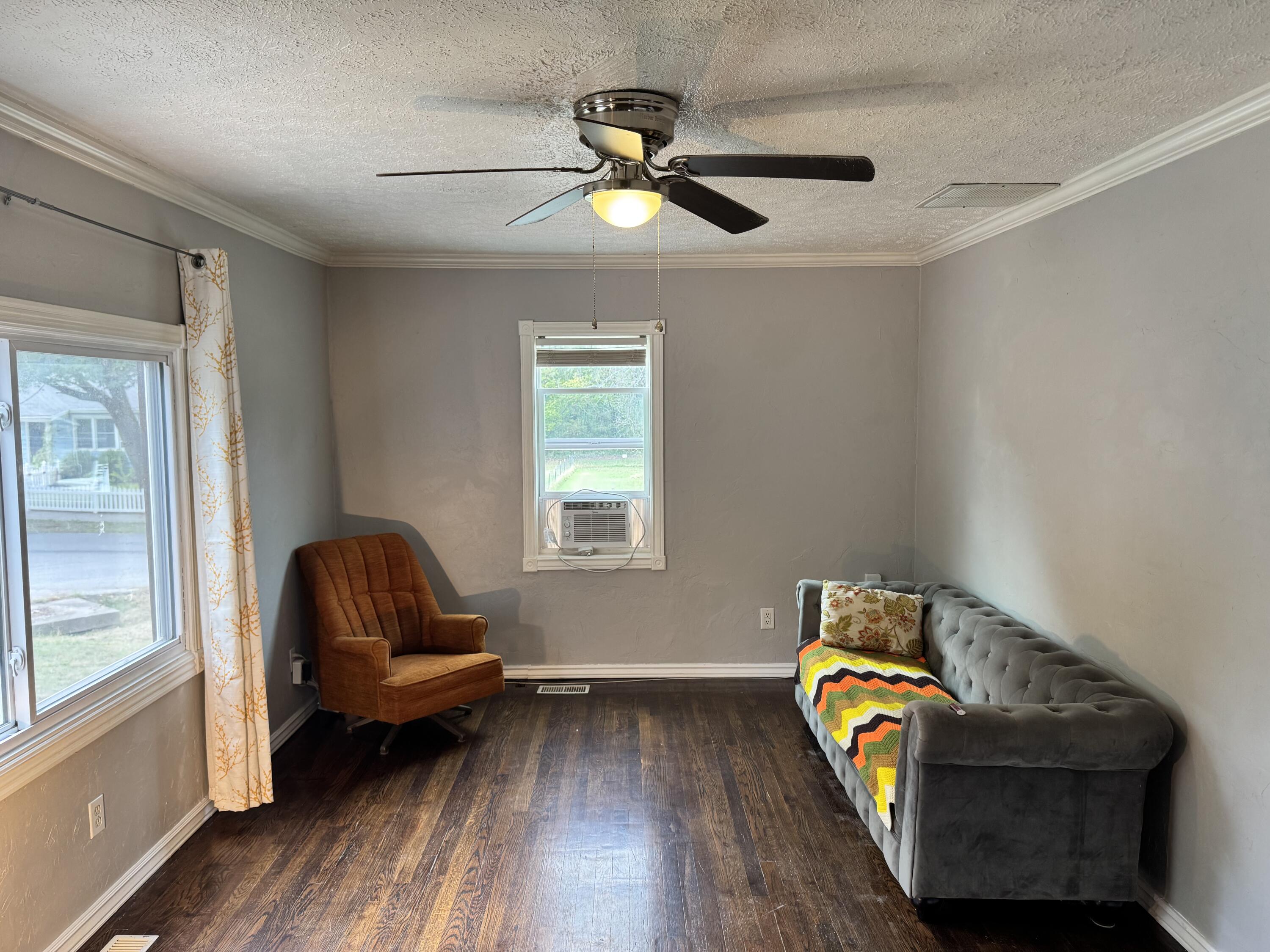 701 East Boyer Street Property Photo 7
