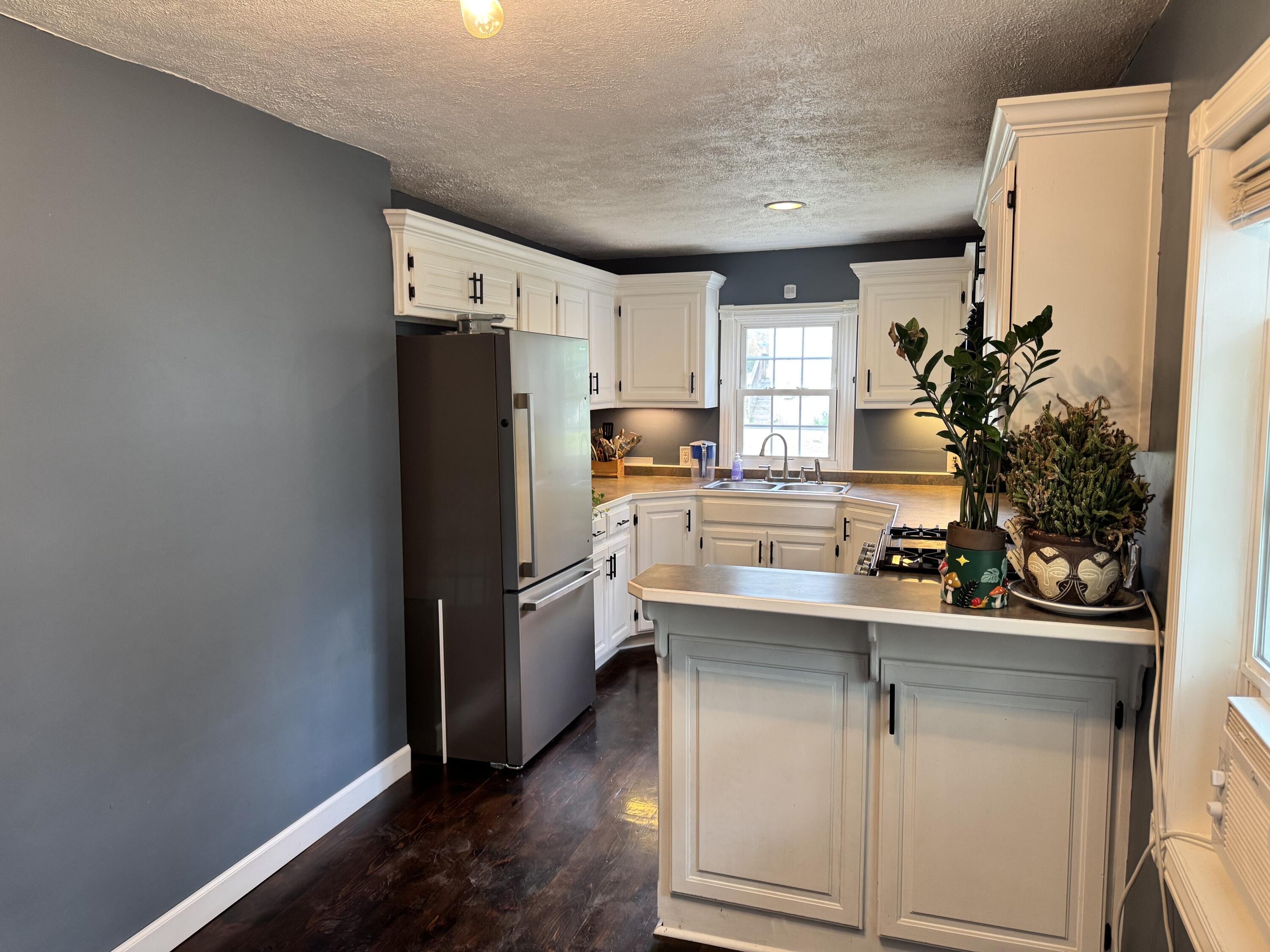 701 East Boyer Street Property Photo 13