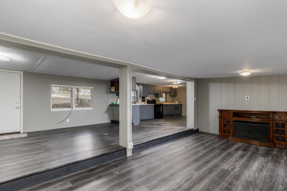 31000 Nodaway Drive Property Photo 4