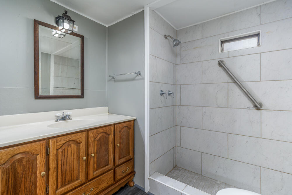 31000 Nodaway Drive Property Photo 15