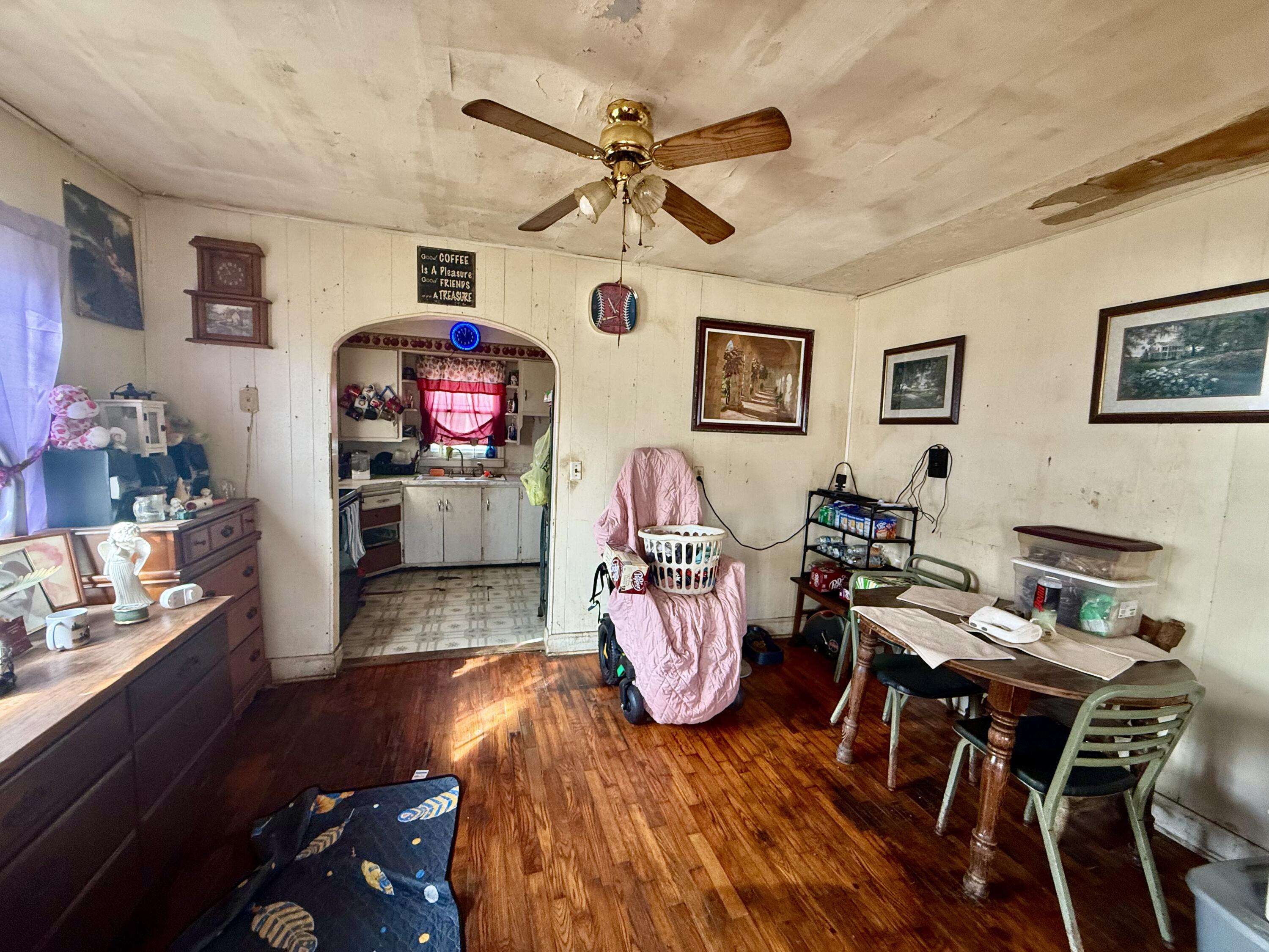 319 North Grand Avenue Property Photo 19