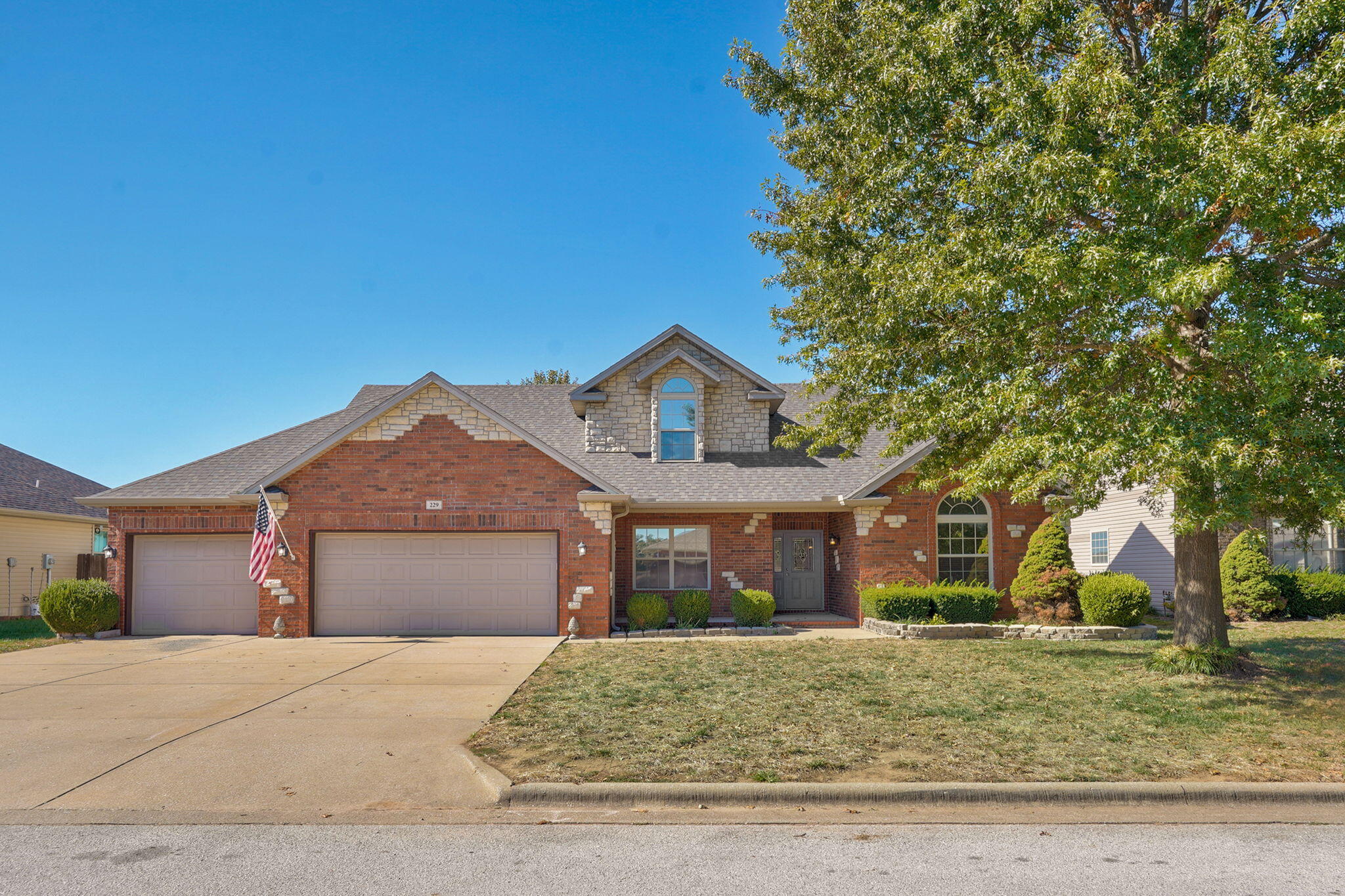 229 North Tierra Drive Property Photo 1