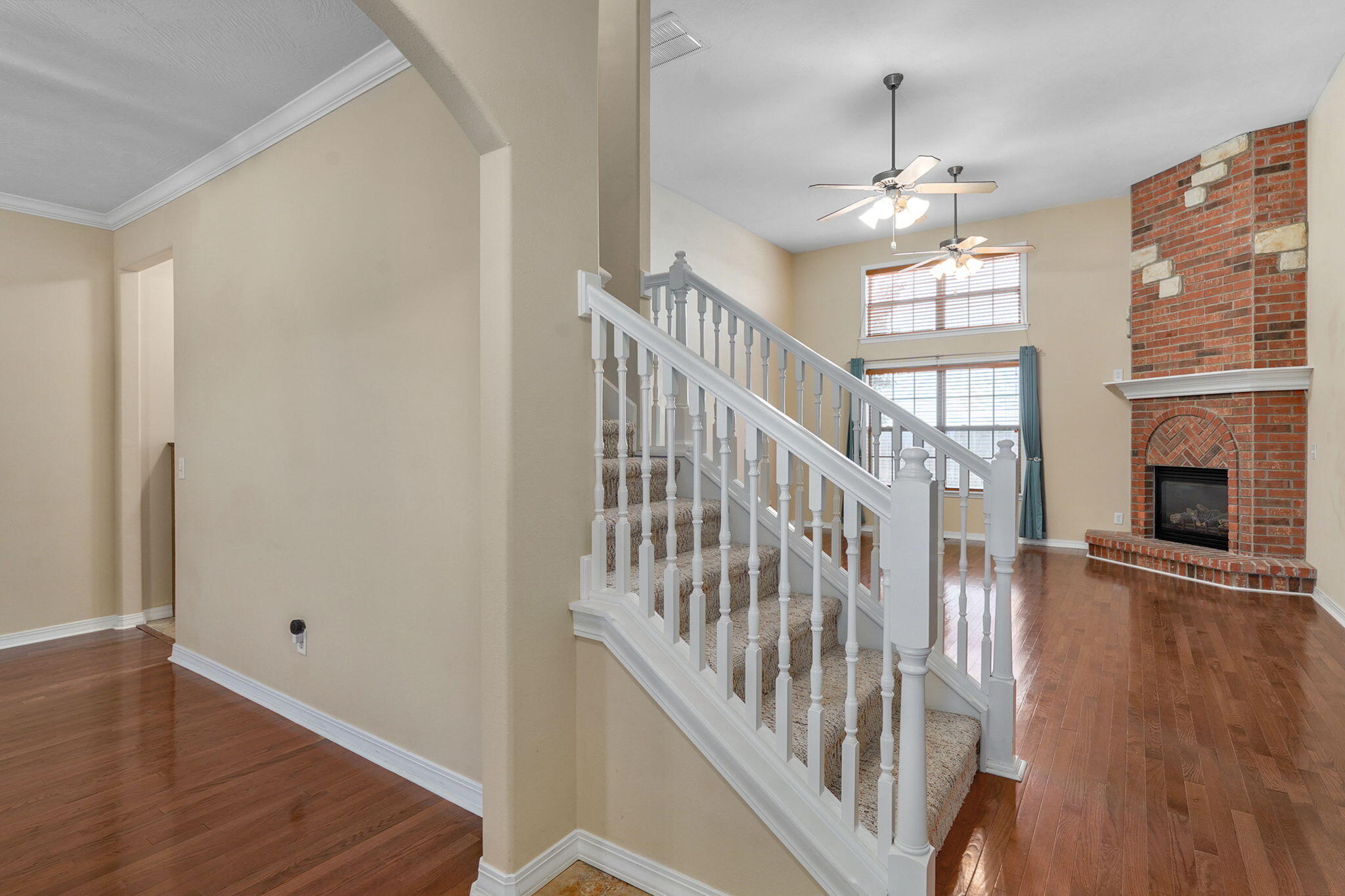 229 North Tierra Drive Property Photo 7