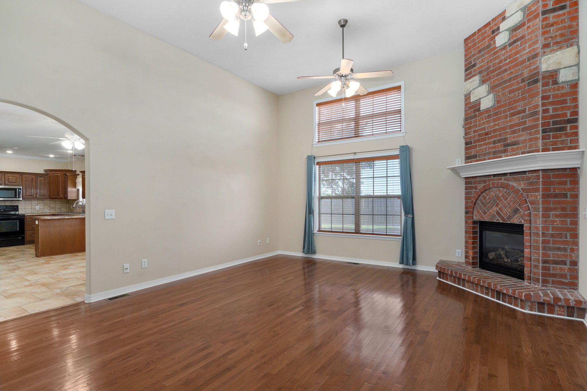 229 North Tierra Drive Property Photo 10