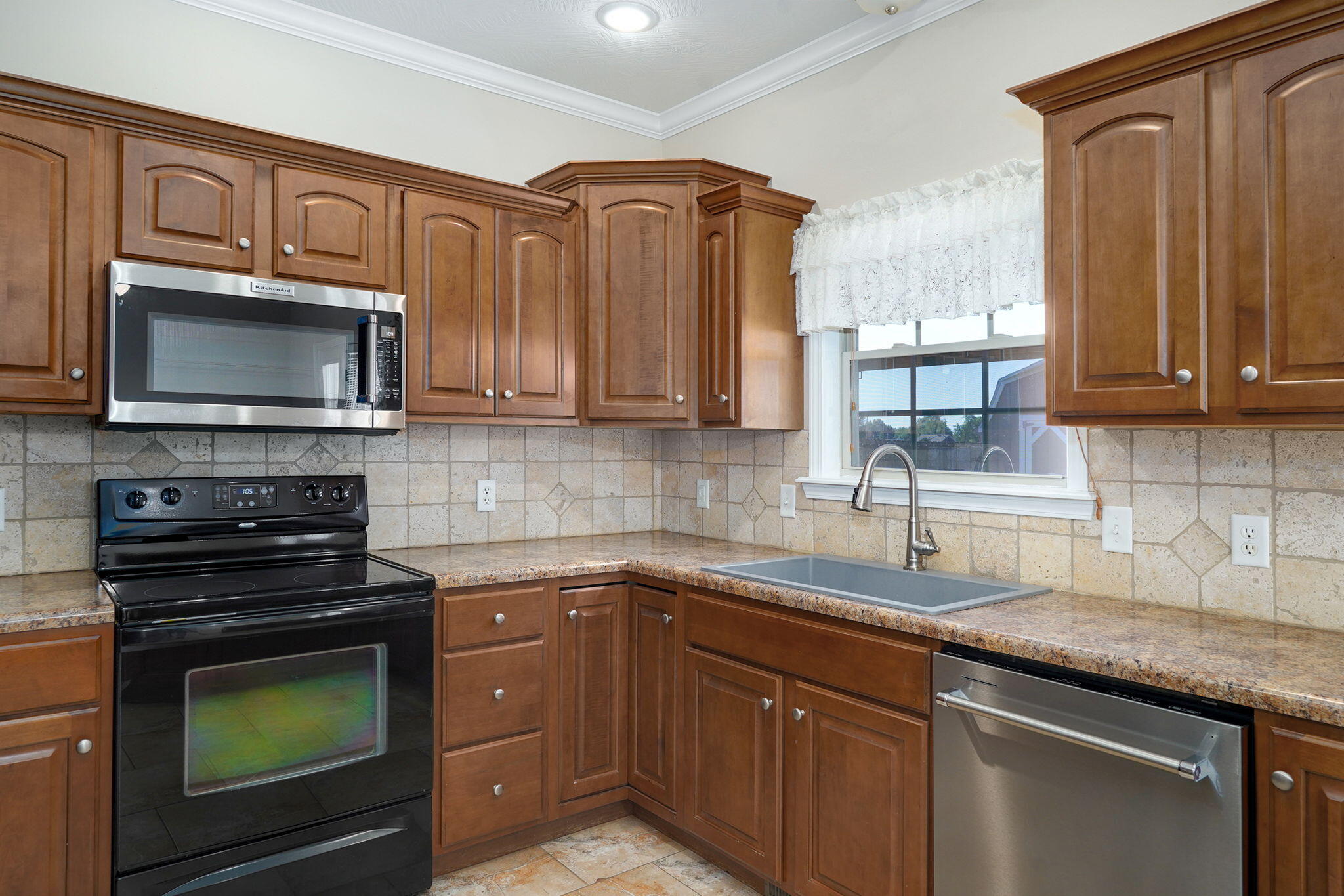 229 North Tierra Drive Property Photo 18