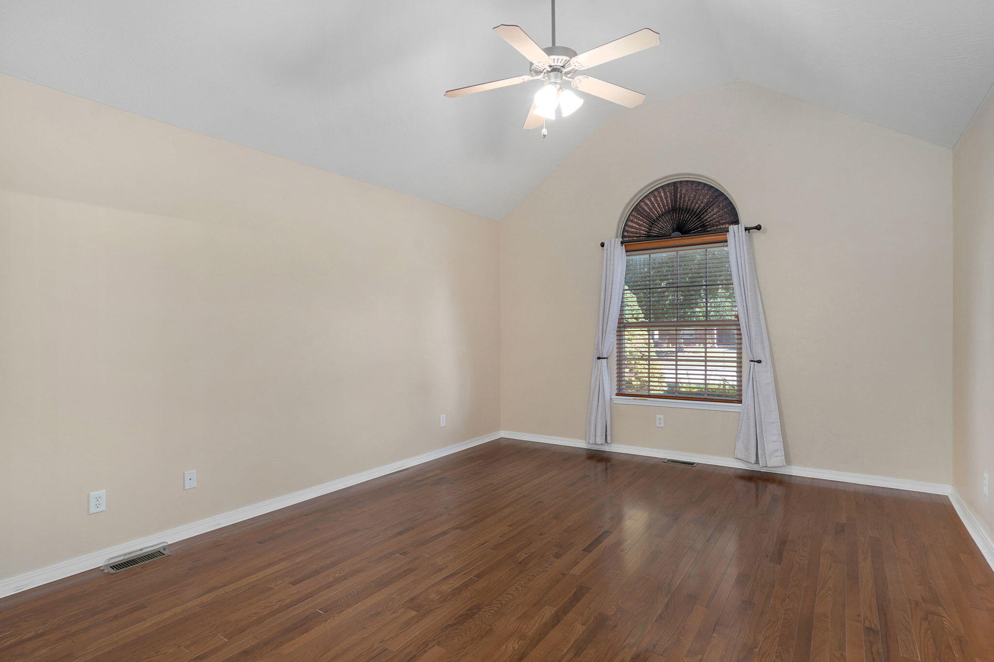 229 North Tierra Drive Property Photo 26