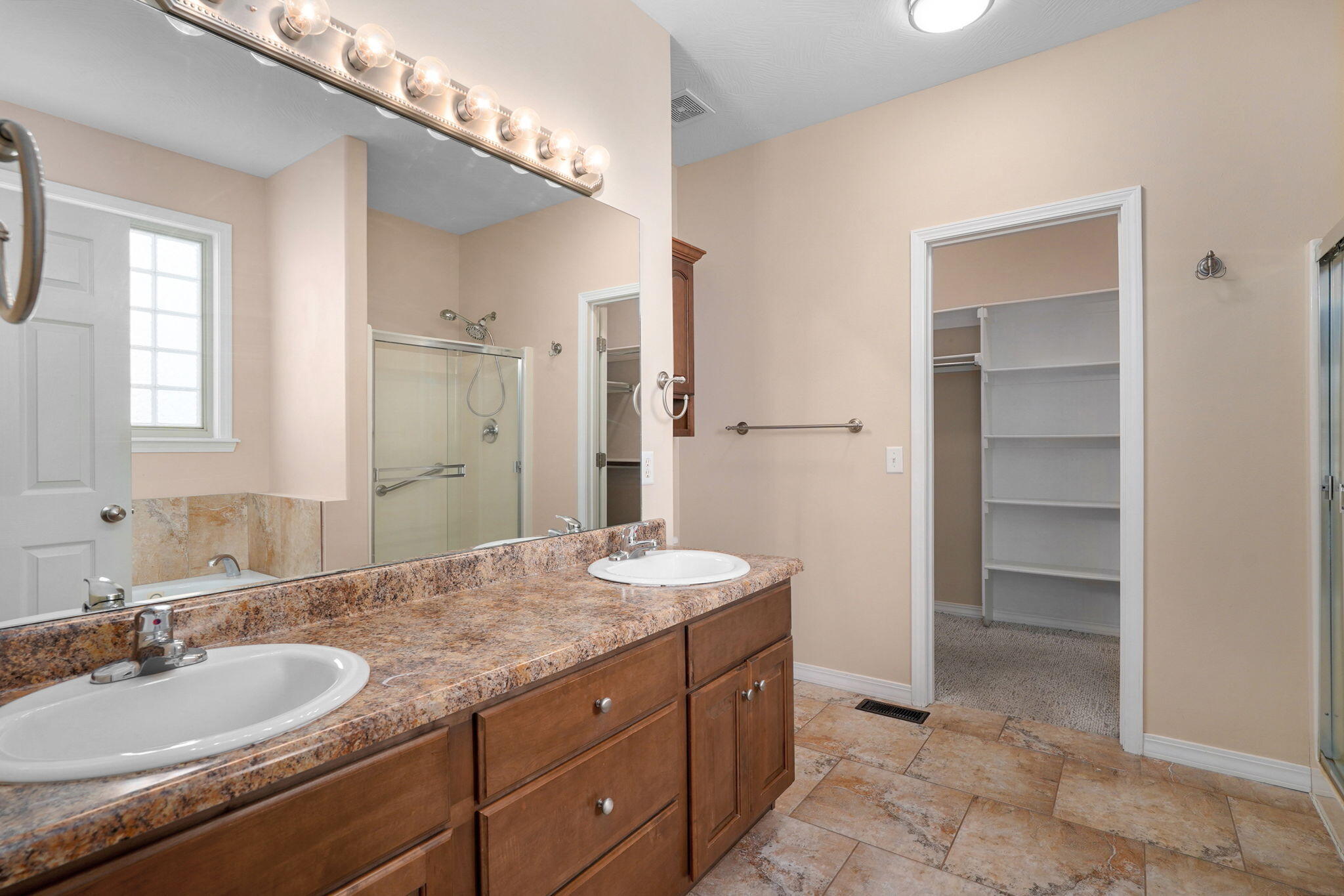 229 North Tierra Drive Property Photo 28
