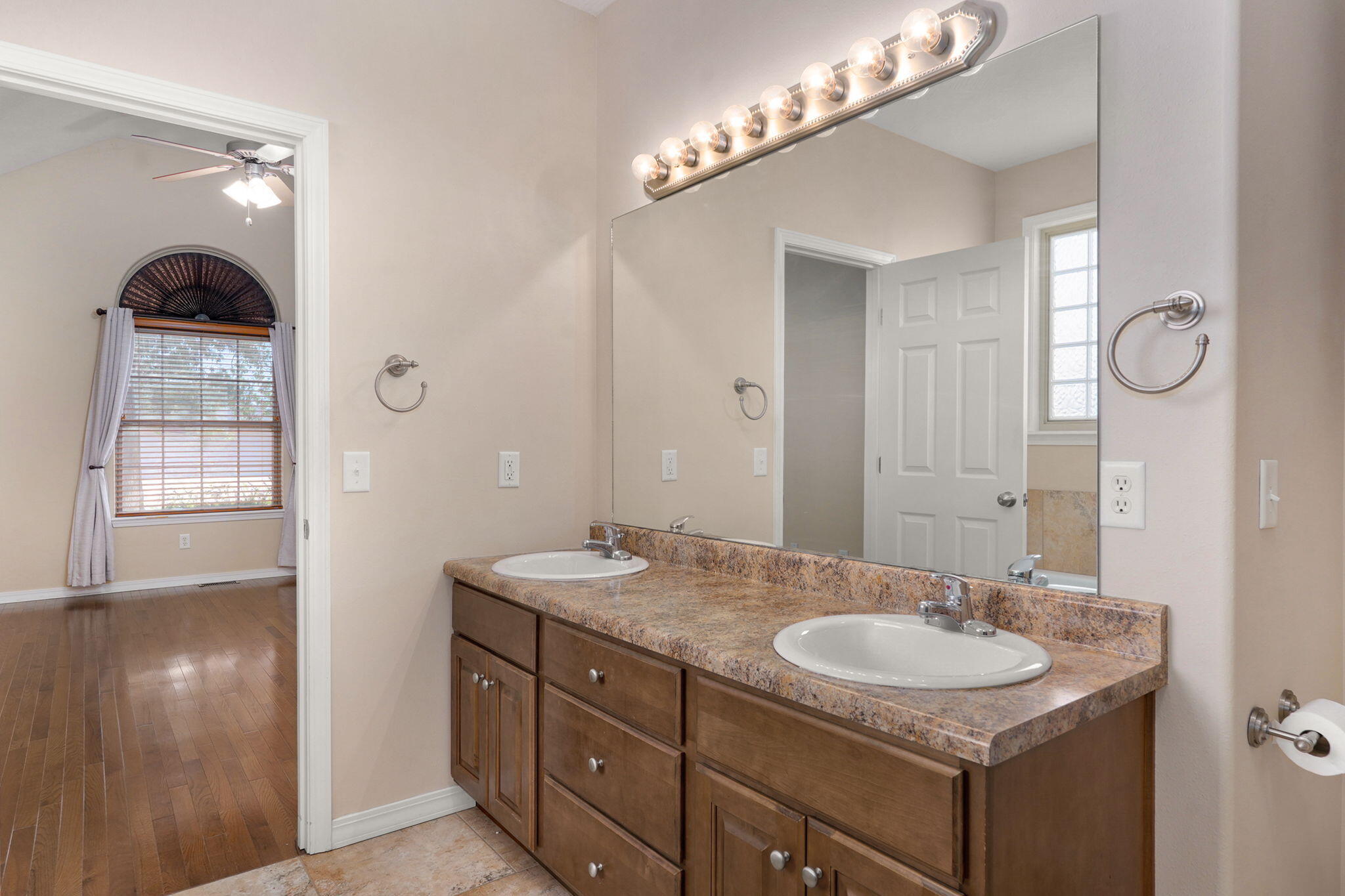 229 North Tierra Drive Property Photo 29