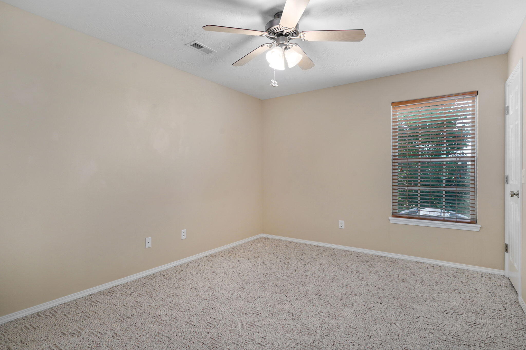 229 North Tierra Drive Property Photo 34