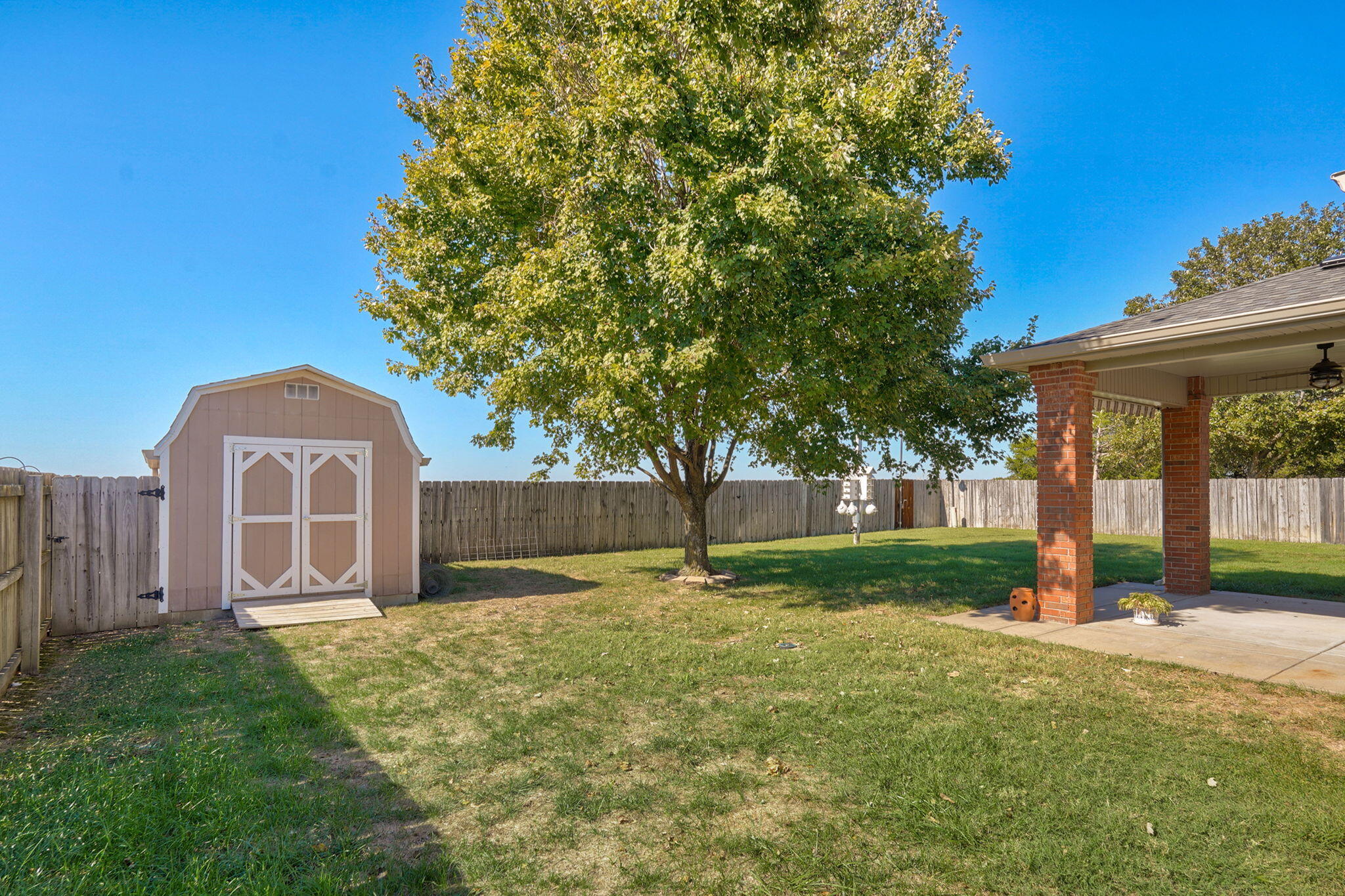 229 North Tierra Drive Property Photo 40
