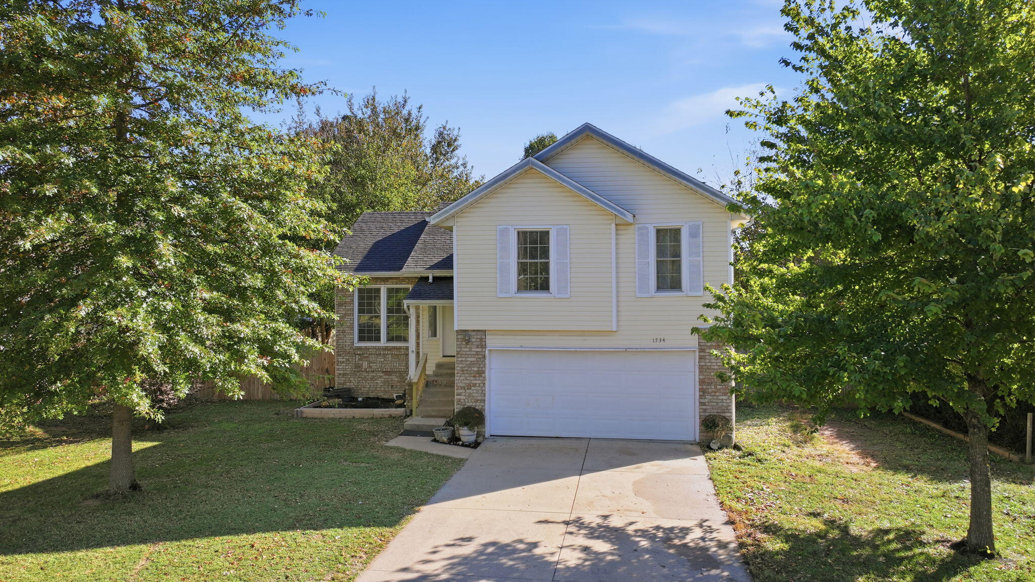 1734 North Mumford Drive Property Photo 1