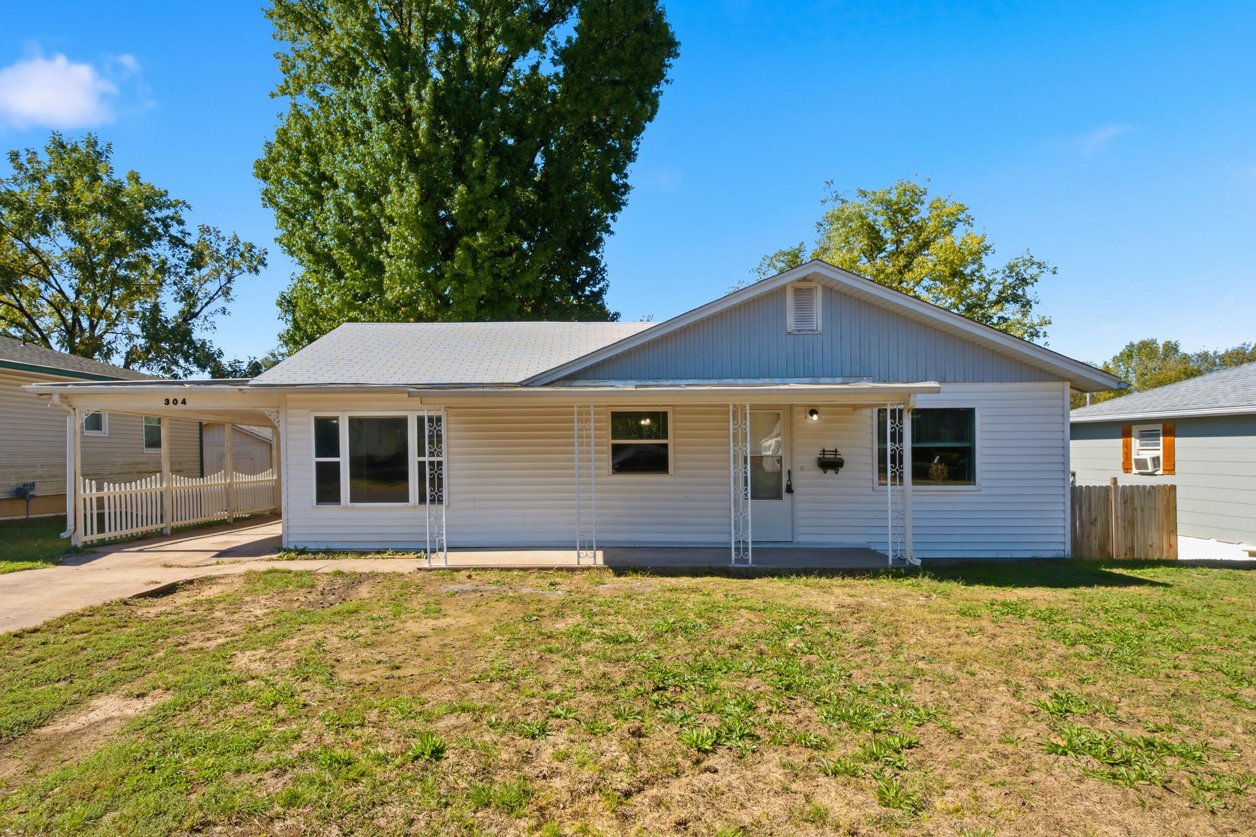 304 North Lincoln Avenue Property Photo 1