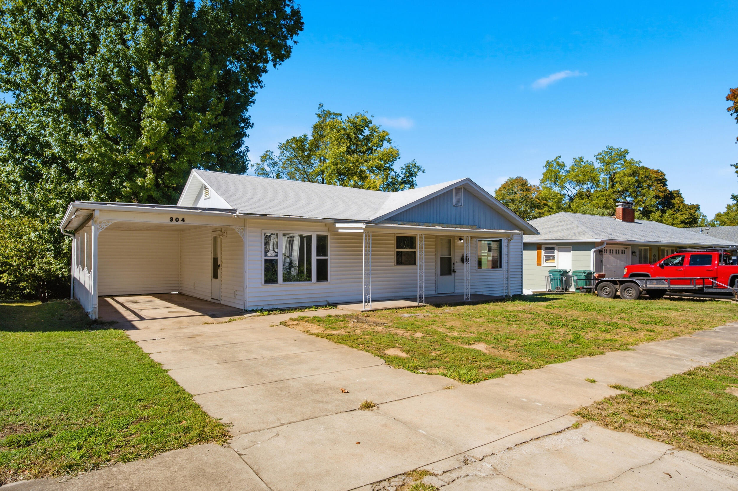 304 North Lincoln Avenue Property Photo 2