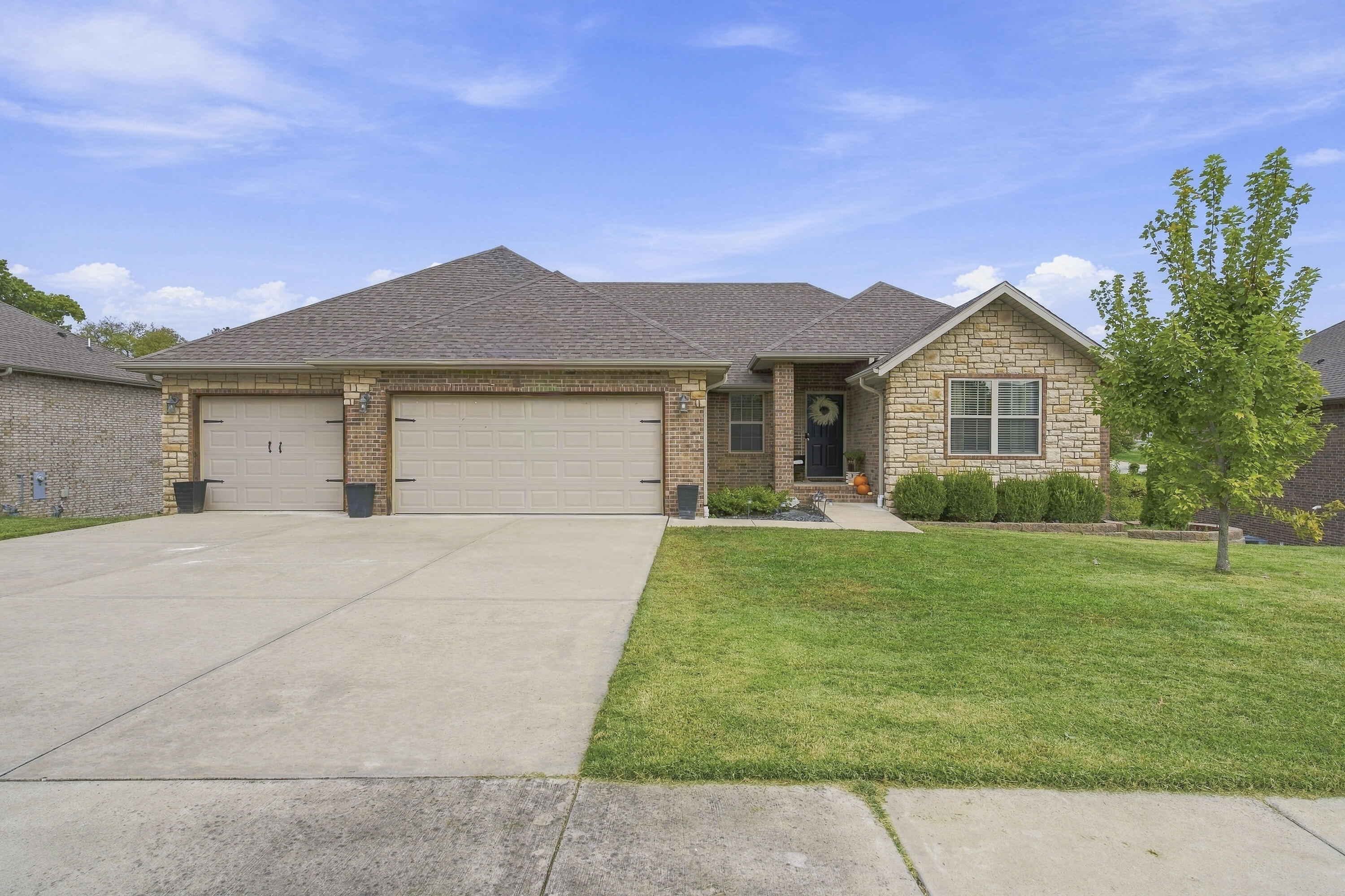 753 East Gallup Hill Road Property Photo 1