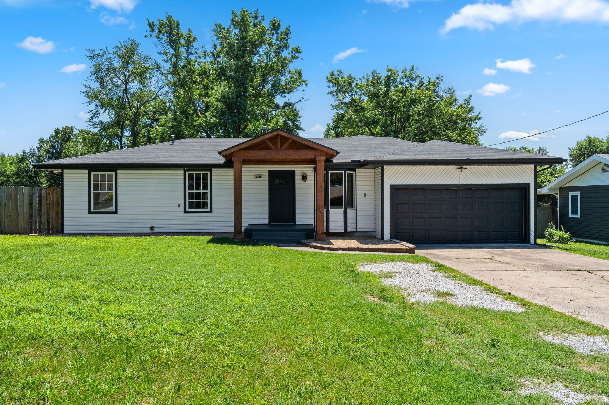 2324 East Huntington Street Property Photo 1
