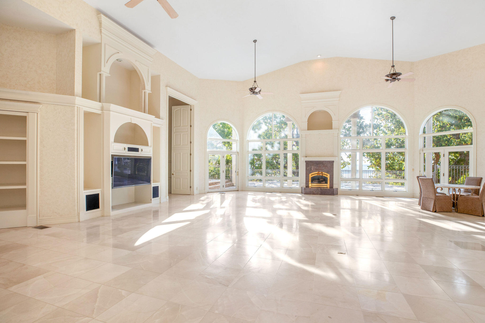 200 Emerald Crest Drive Property Photo 11