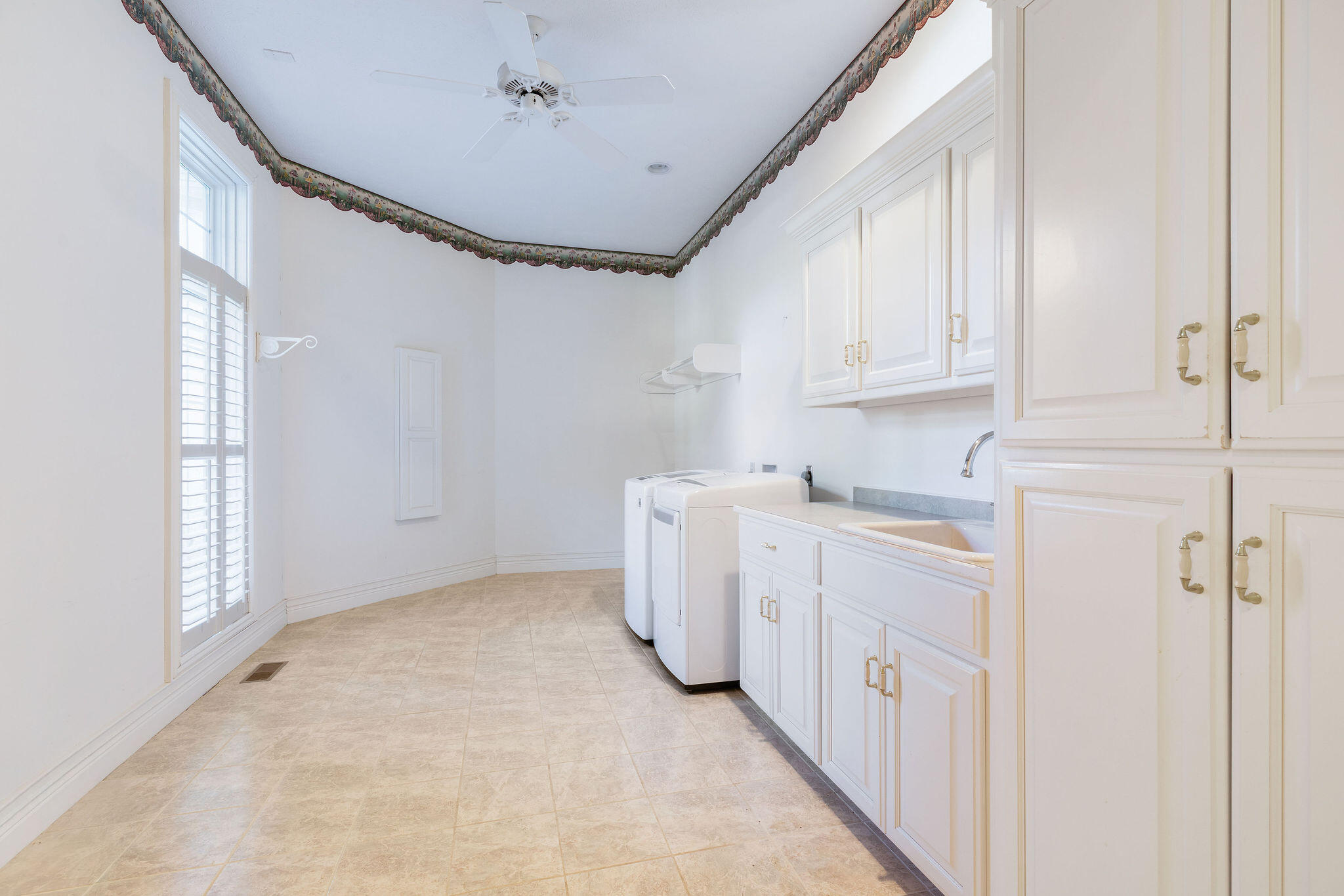 200 Emerald Crest Drive Property Photo 48