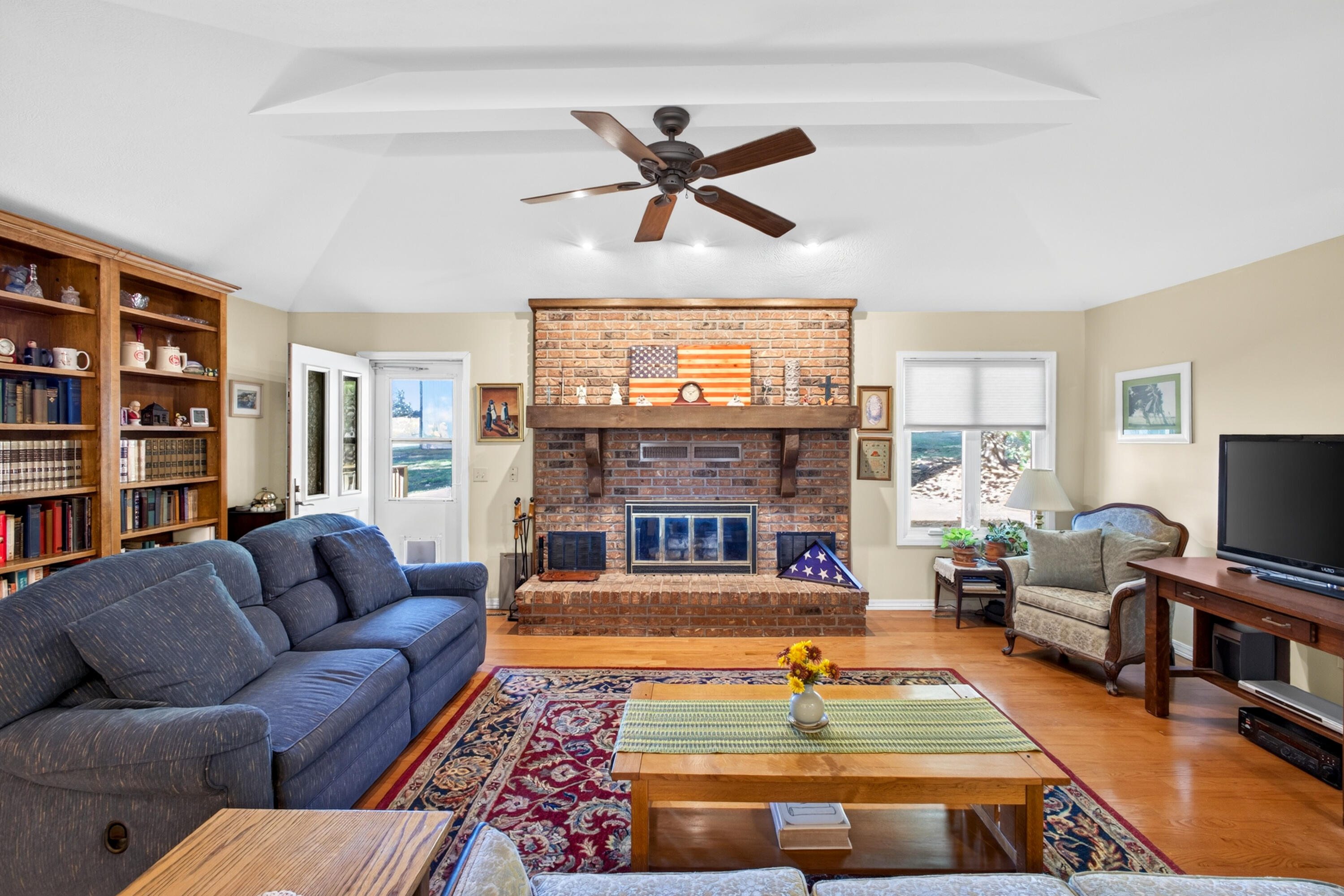 2157 North Farm Road 197 Property Photo 10