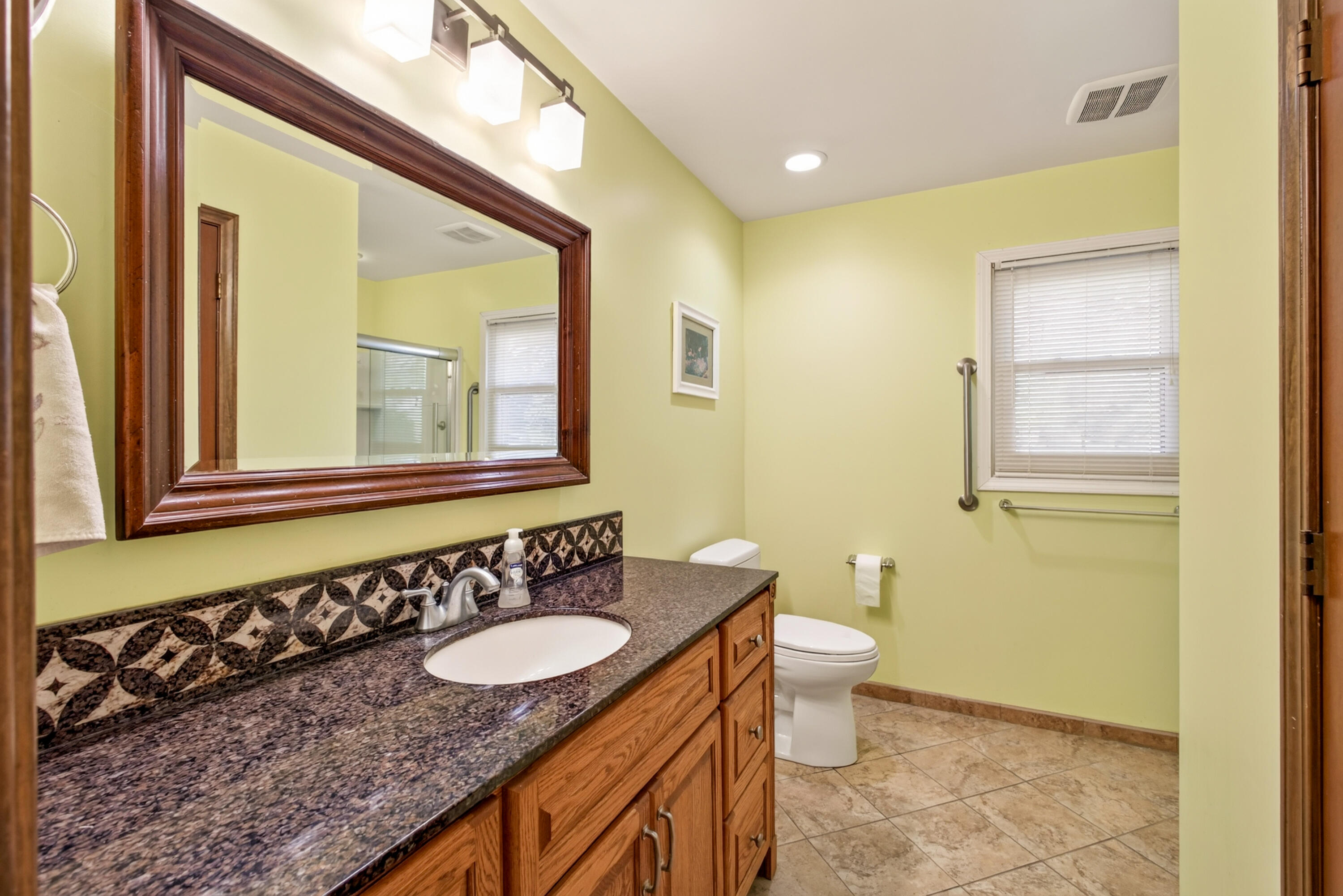 2157 North Farm Road 197 Property Photo 26