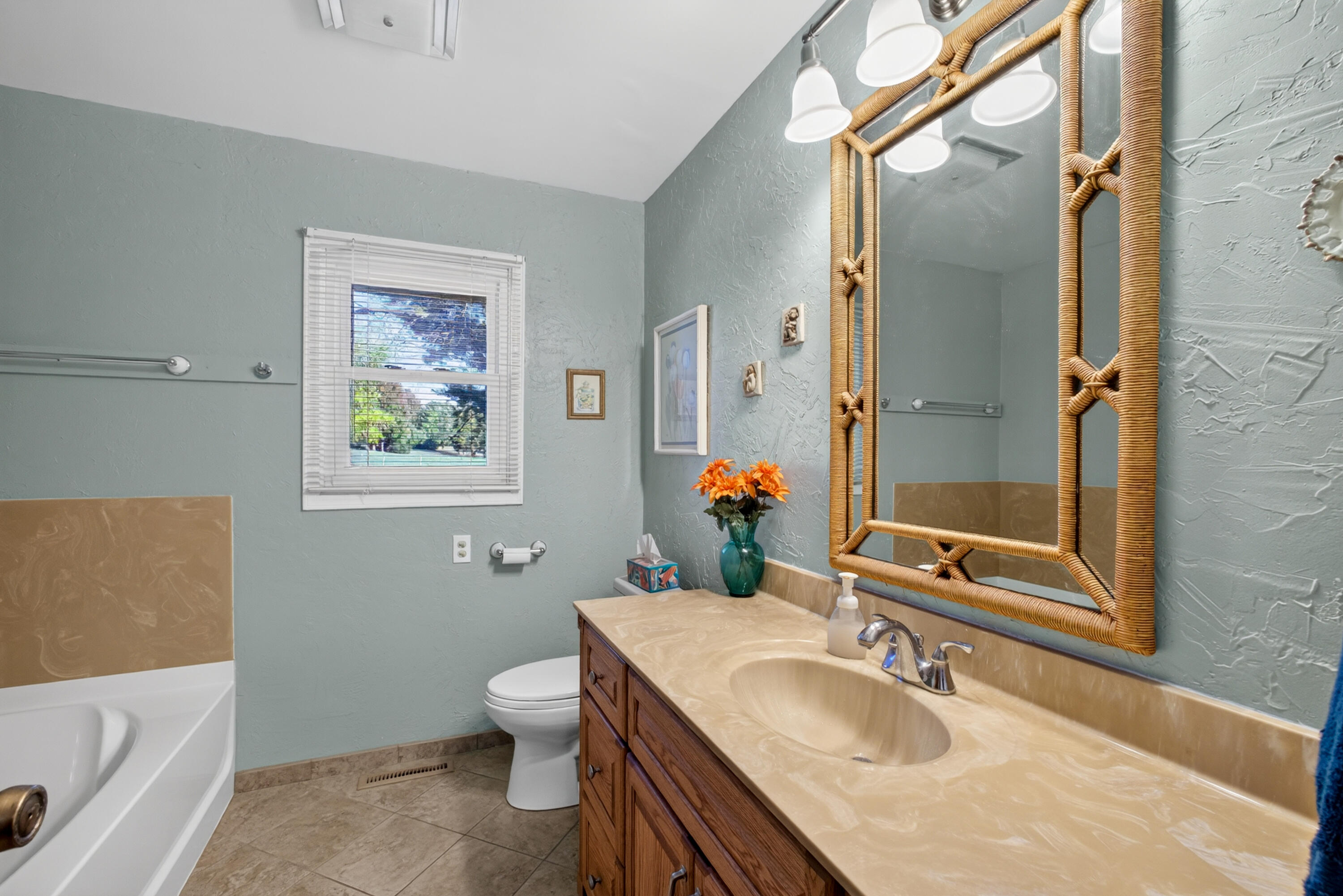 2157 North Farm Road 197 Property Photo 32