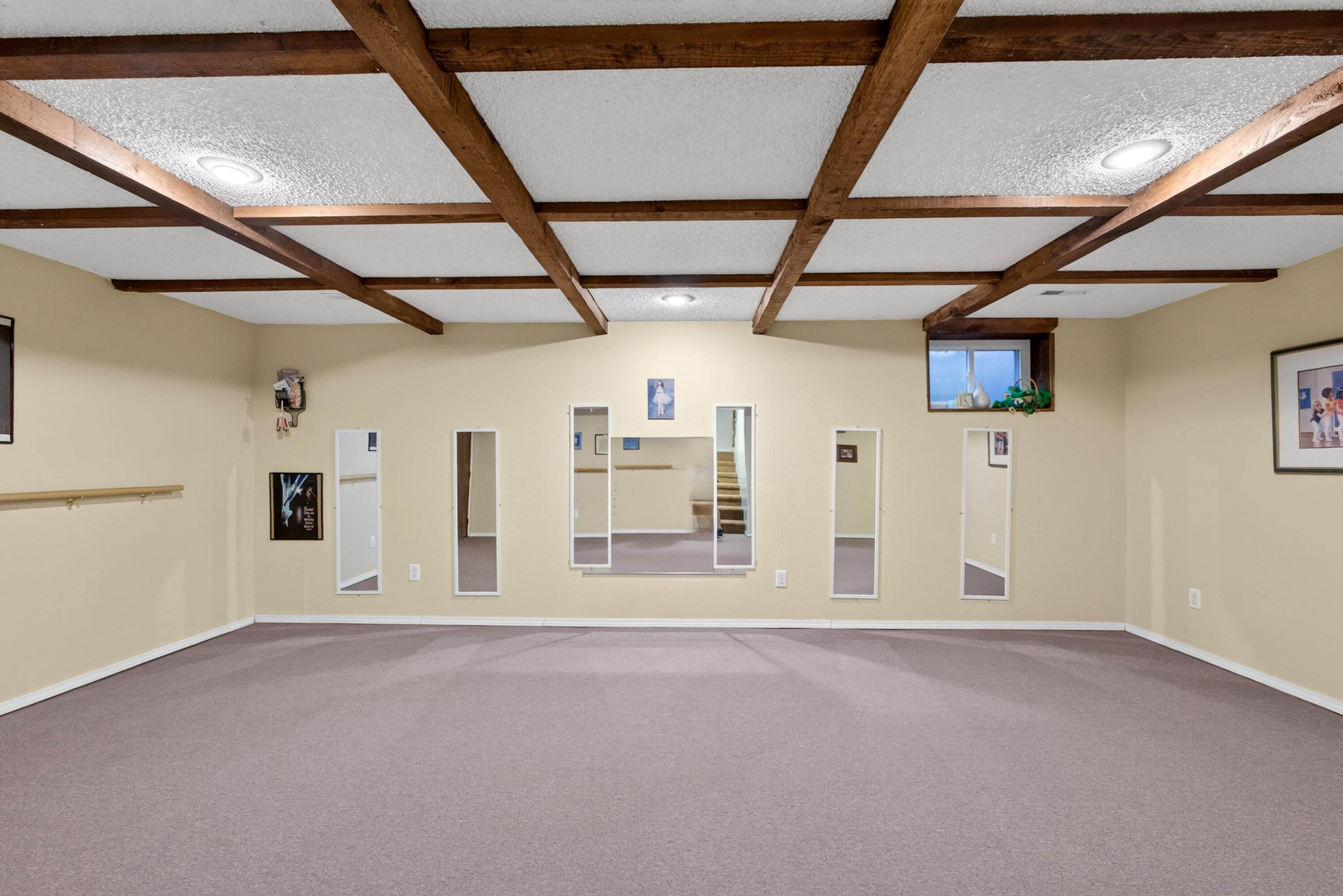 2157 North Farm Road 197 Property Photo 35